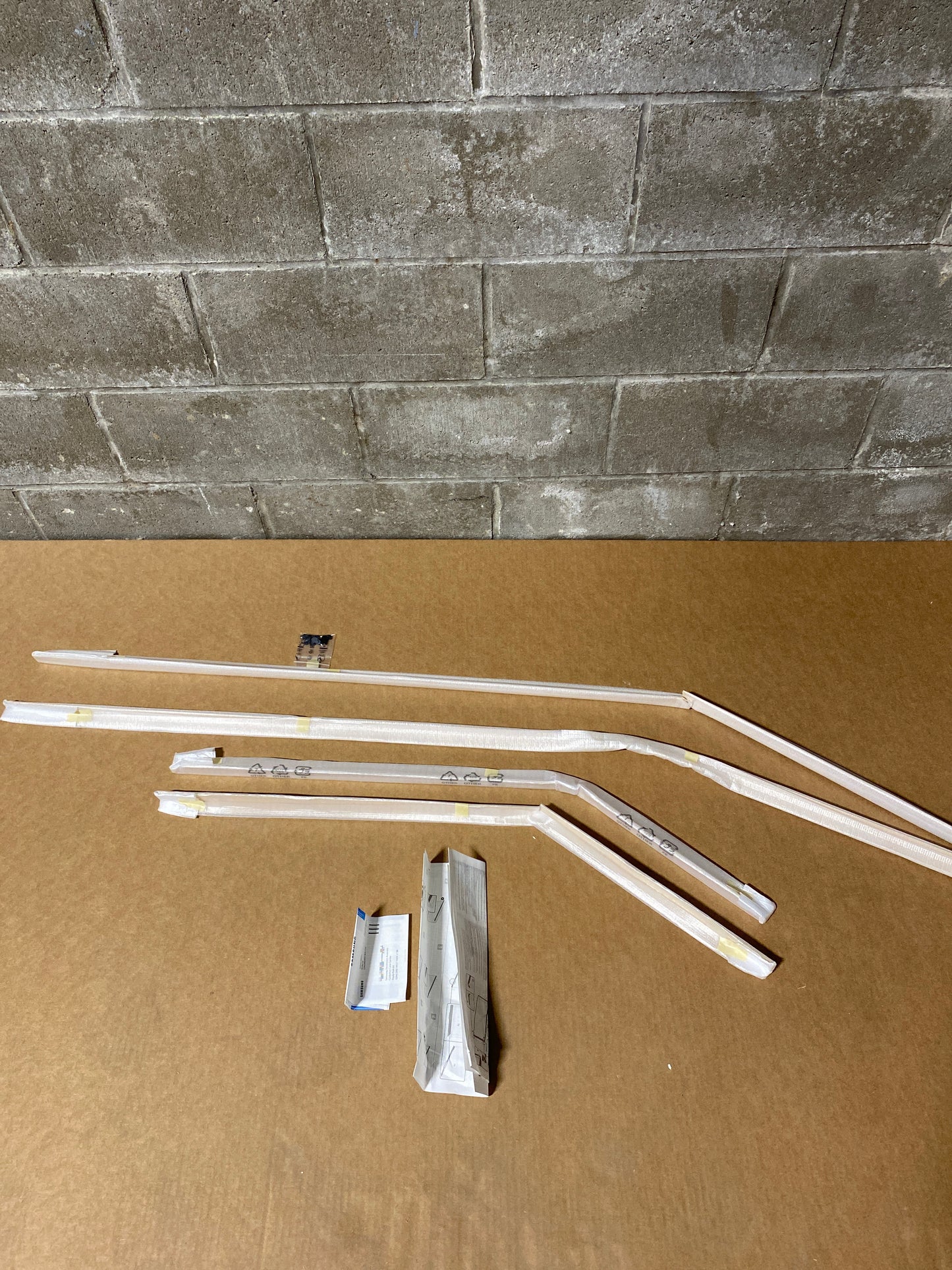 Samsung-75--TV-Customizable-Frame--2021---beige-