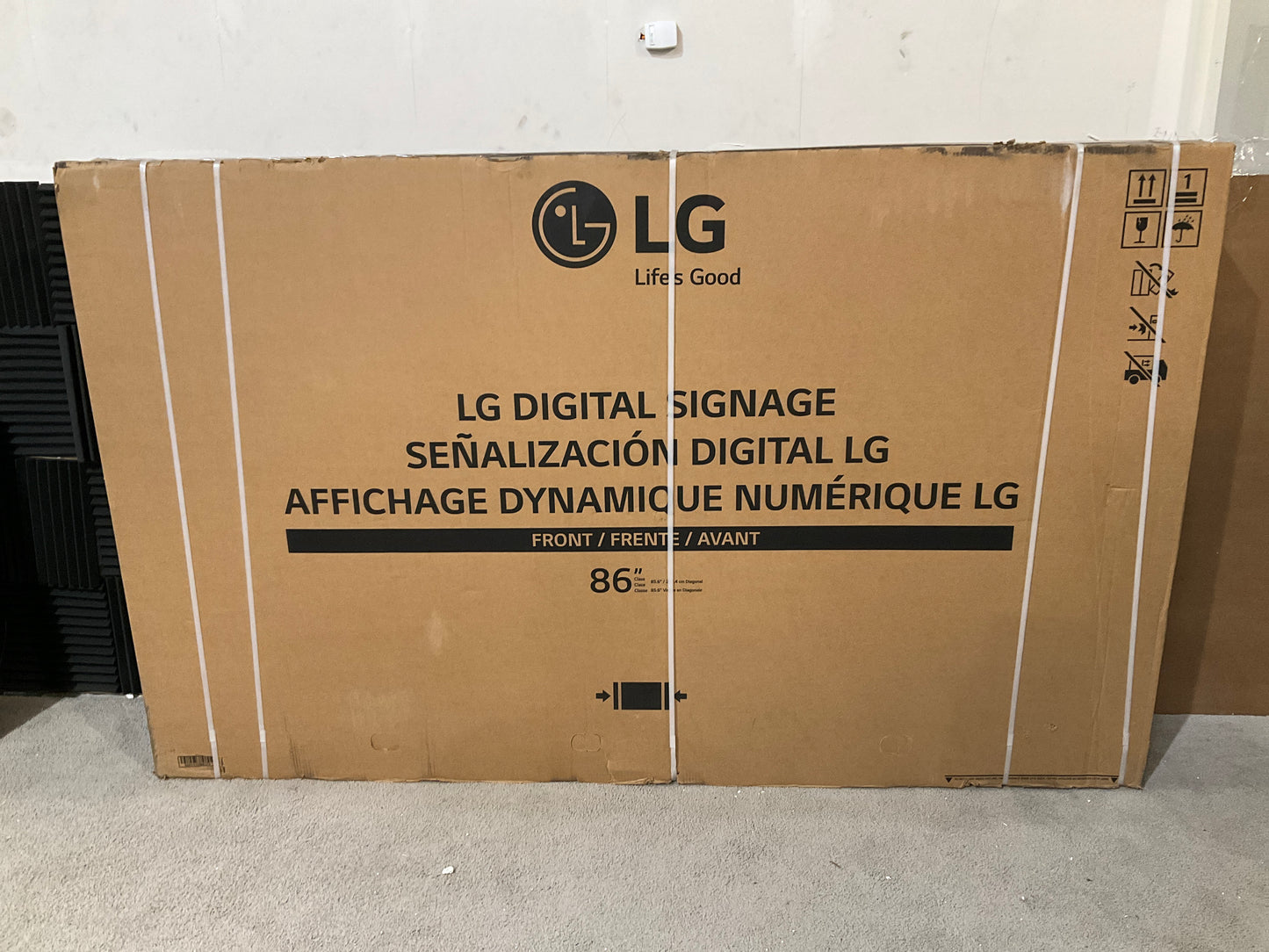 LG-86--Commercial-Signage-Display--4K-