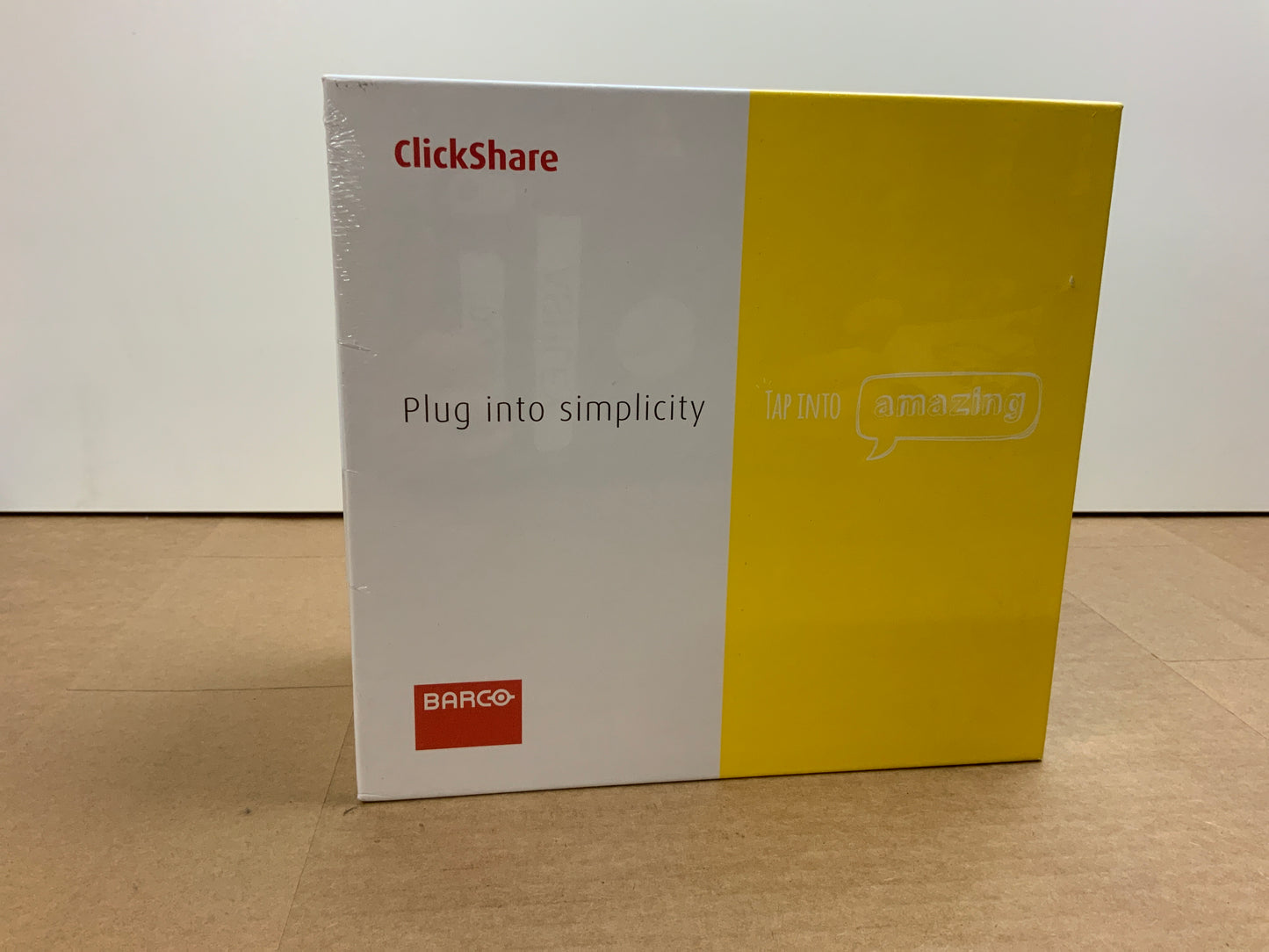 Barco-ClickShare-Tray-and-Two-Buttons