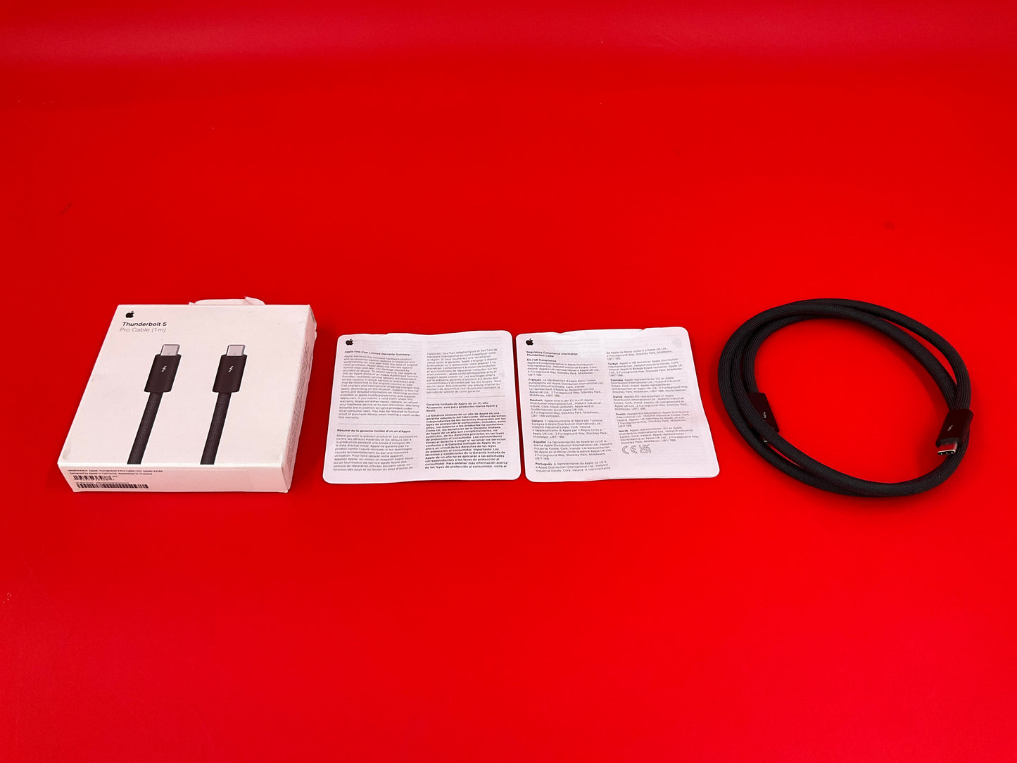 Apple-Thunderbolt5-Pro-Cable--1-meter---black-