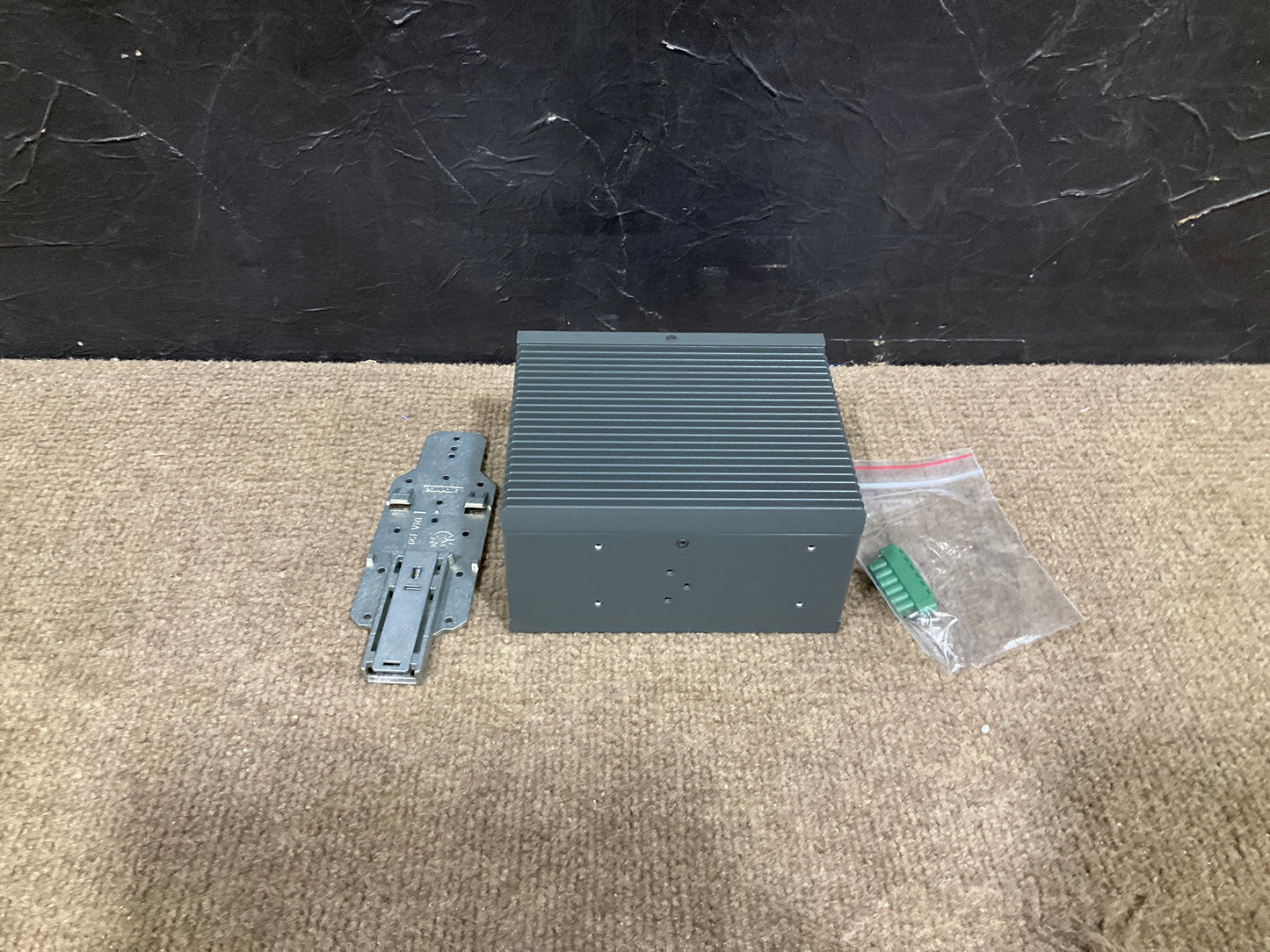 Lanner-Electronics-Tenable-E3845U-5-GbE