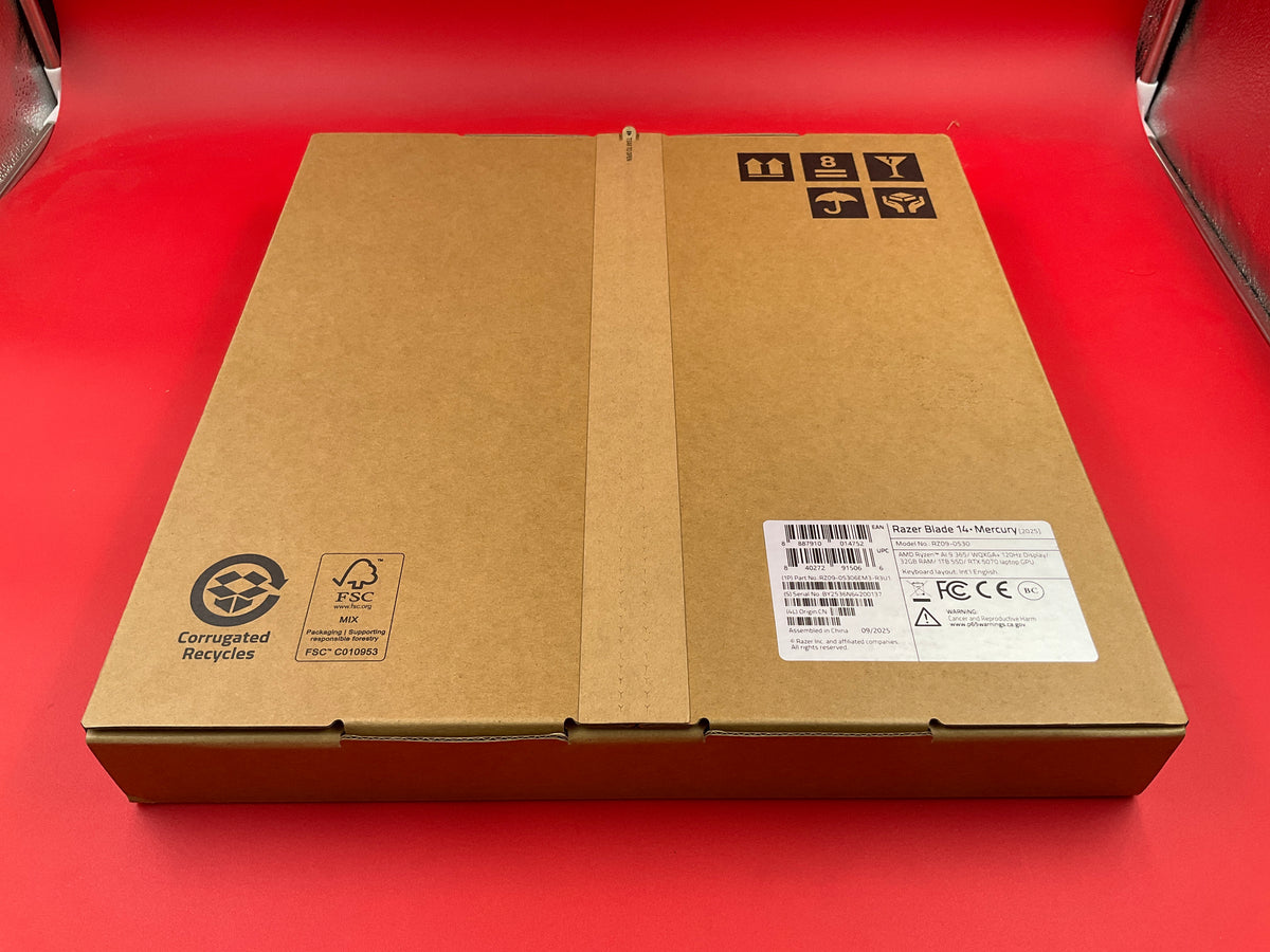 Razer-Blade-14-R9-365-32GB-1TB-BT5-4-WiFi7-RTX5070-14QO-W11P--white-