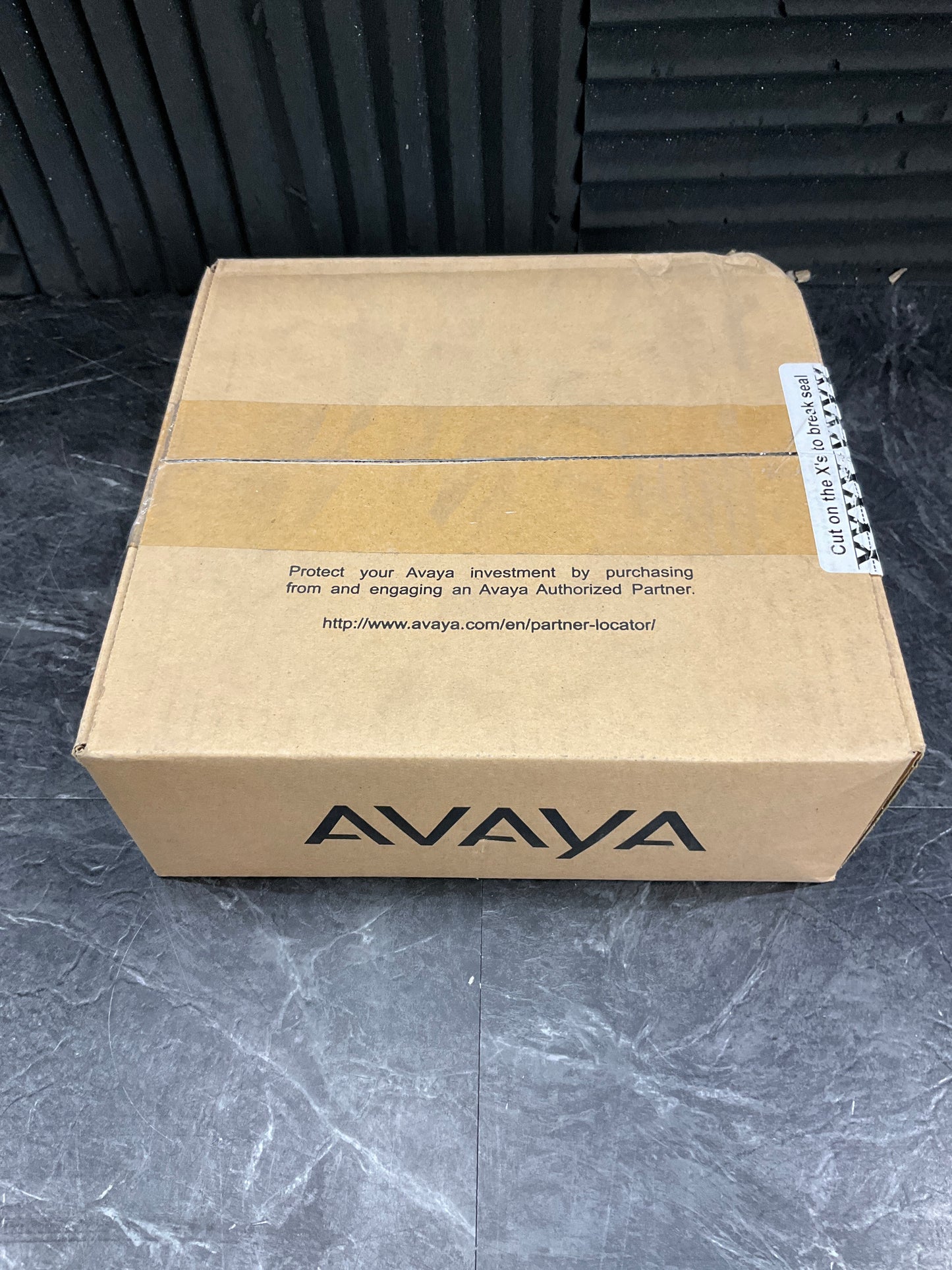 Avaya-9608G-VoIP-Telephone