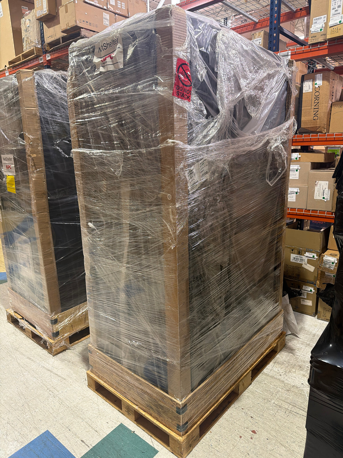 APC-NetShelter-SX-Rack-without-Side-Panels--42U---750mm-x-1200mm-
