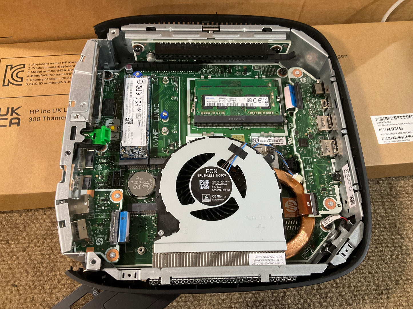 HP-t740-Thin-Client-SFF-V1756B-8GB-128GB-W10IoT