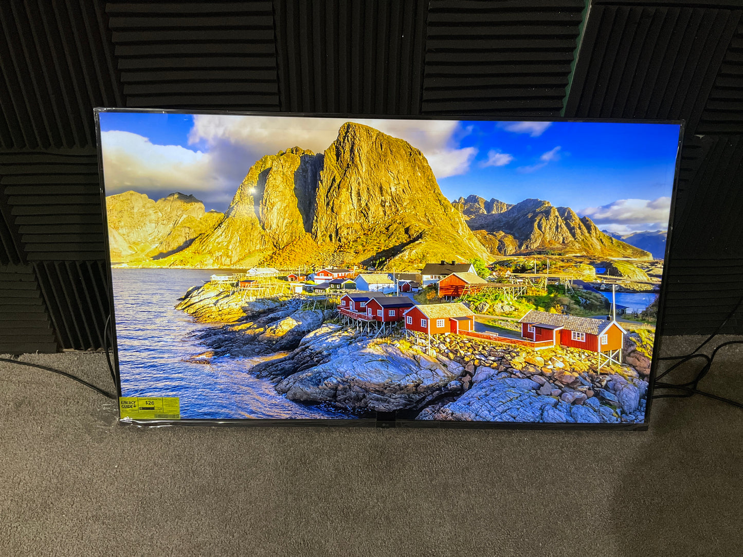 LG-UQ7570-55--LED-LCD-Smart-TV--4K-