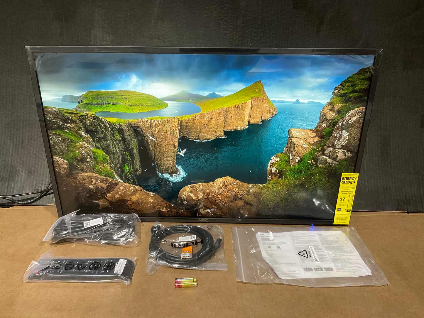 NEC-E-Series-32--LED-LCD-Commercial-Signage-Display--1080p-
