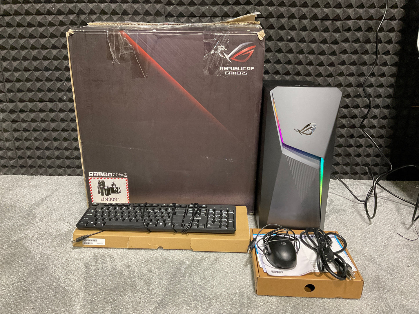 Asus-Republic-of-Gamers-Strix-FT-R5-3400G-8GB-1TB-GbE-BT4-2-WiFiAC-GTX1650S-W10H