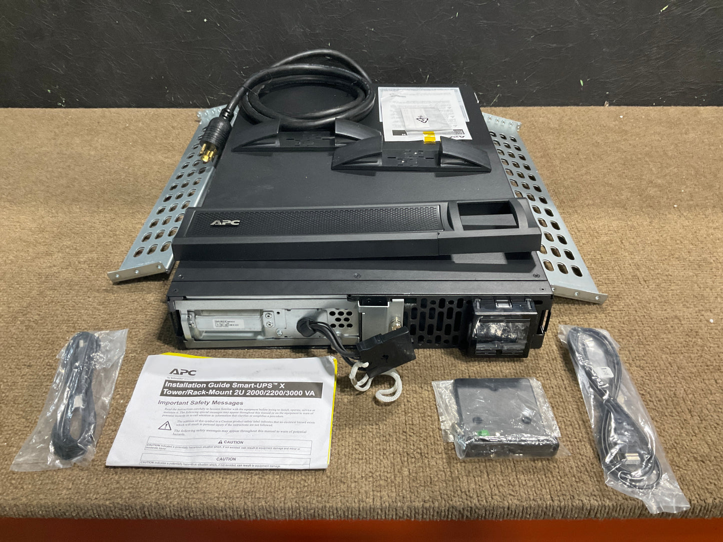 APC-SmartUPS-X-2200VA-RM-LCD--120v-