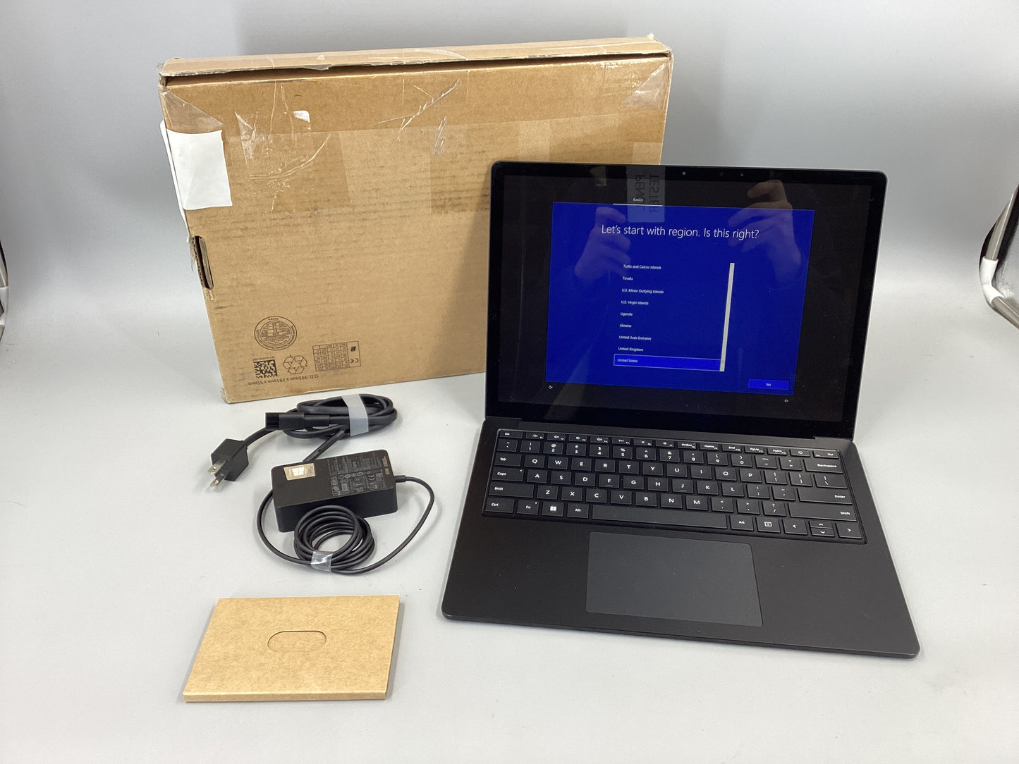 Microsoft-Surface-Laptop-4-i5-1145G7-8GB-512GB-BT5-WiFi6-13-5T-W10P--matte-black-