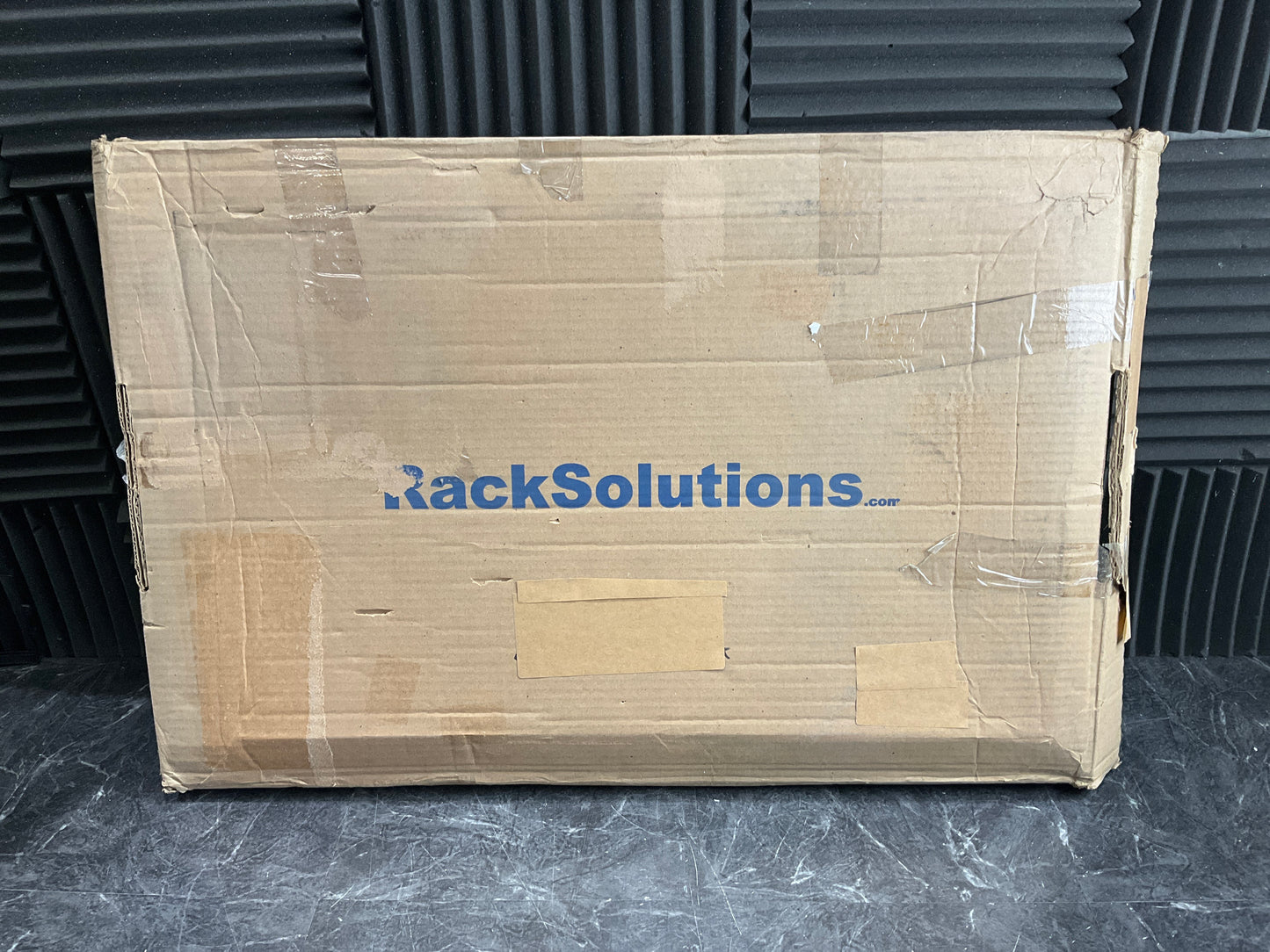Rack-Solutions-4-Post-Heavy-Duty-Fixed-Rack-Shelf