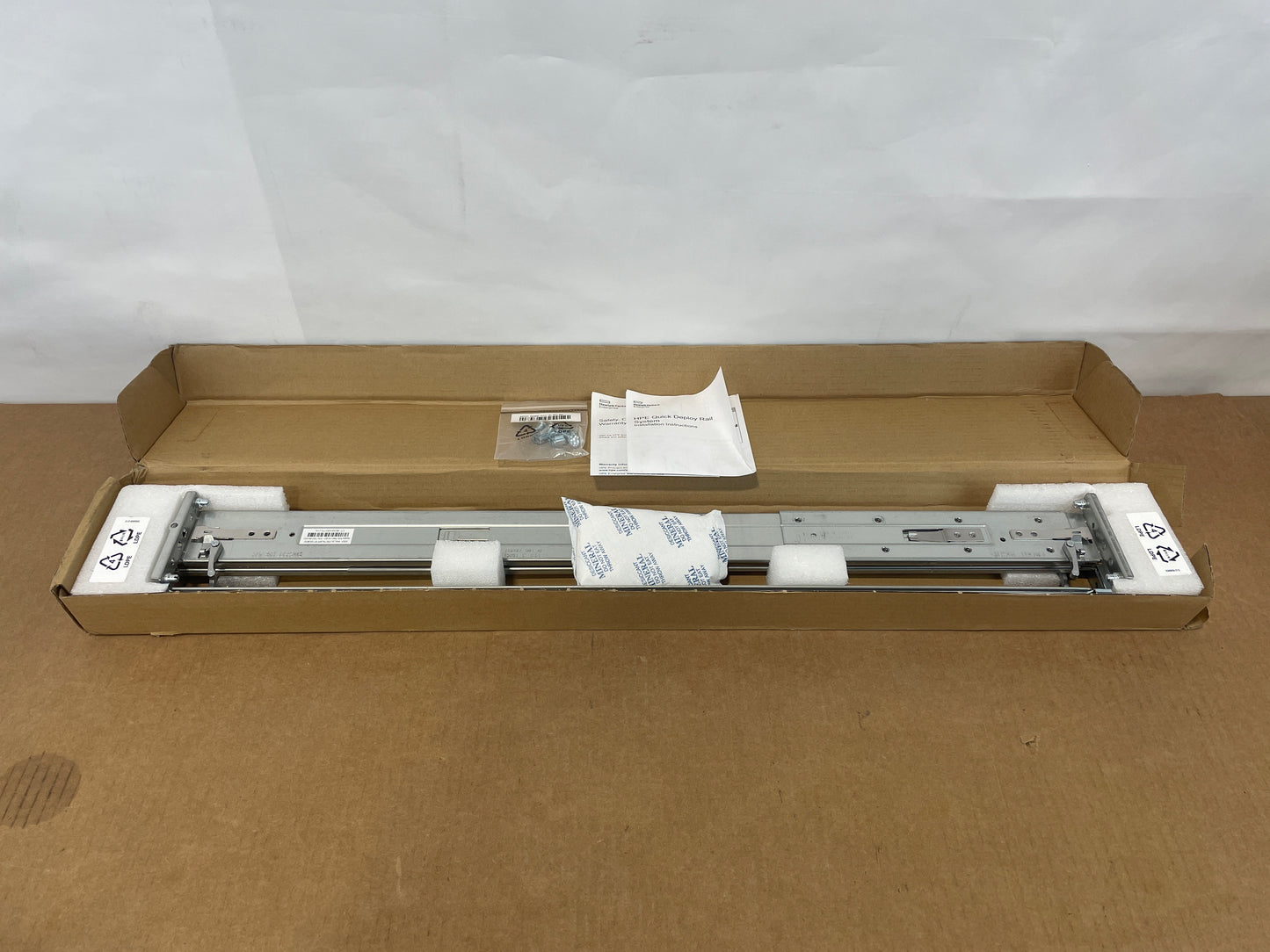 HP-Easy-Install-Rail-Kit--ProLiant-DL380p-Gen8-