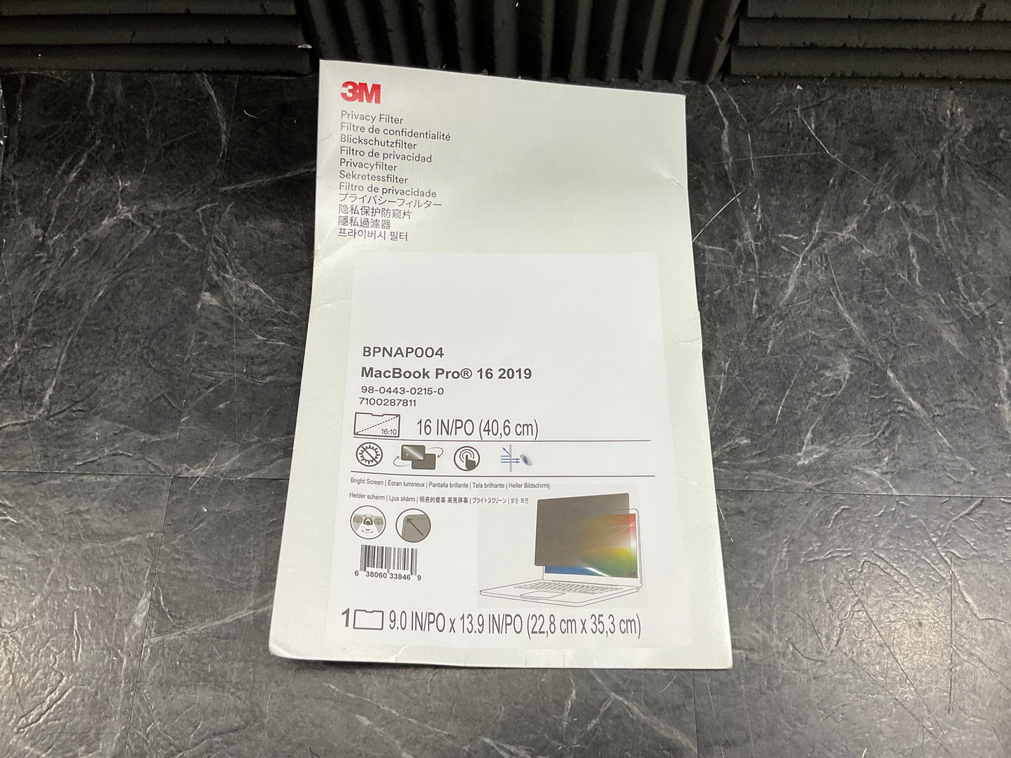 3M-Bright-Screen-Privacy-Filter--MacBook-Pro-16-