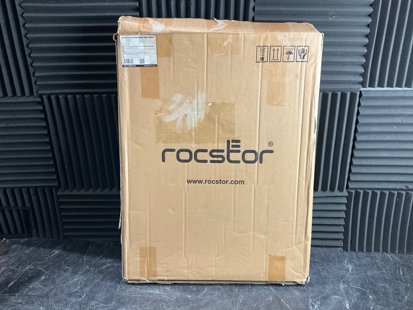 Rocstor-1U-Universal-Vented-Rack-Shelf
