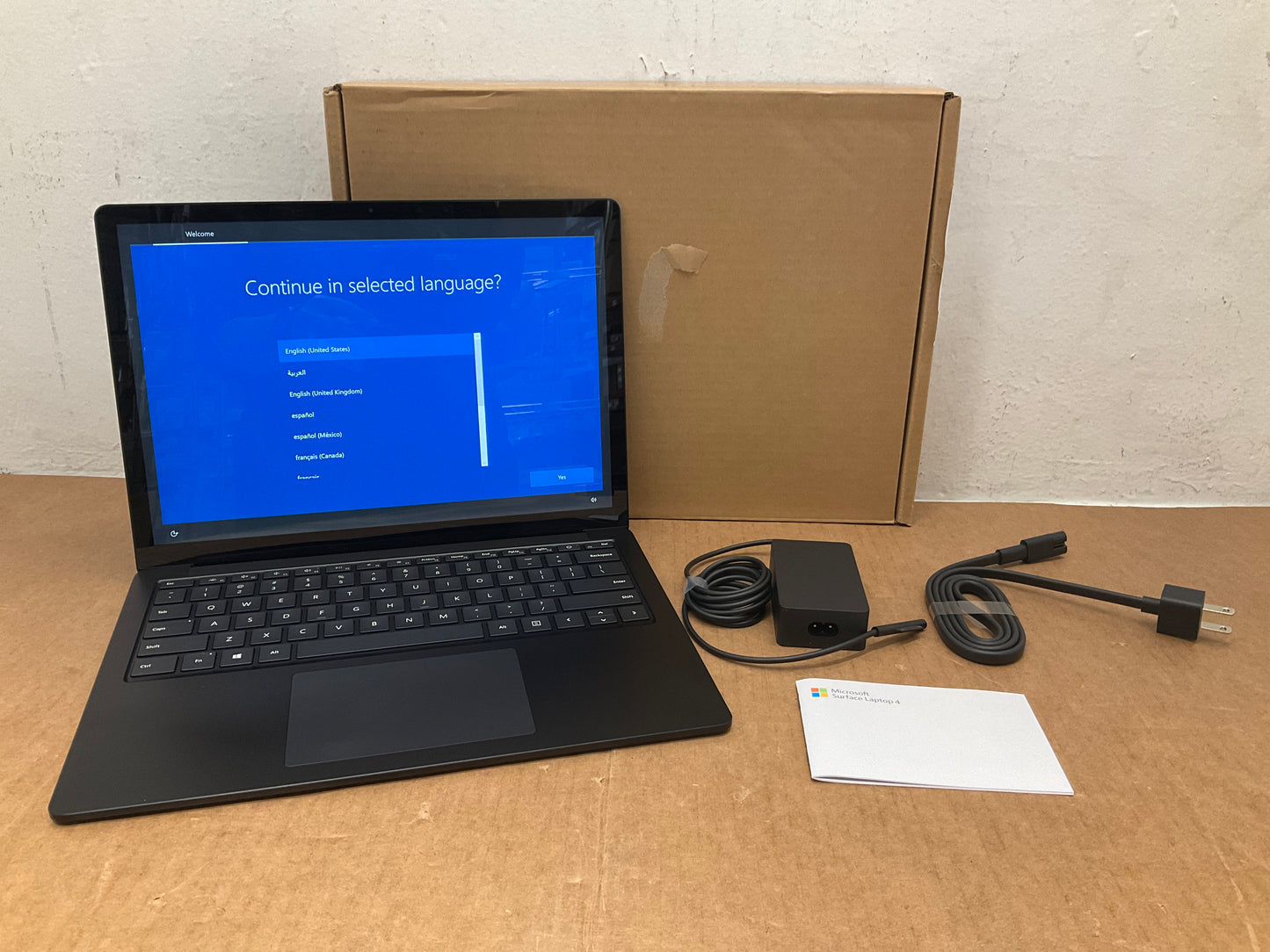 Microsoft-Surface-Laptop-4-i7-1185G7-16GB-256GB-BT5-WiFi6-13-5T-W10P--matte-black-