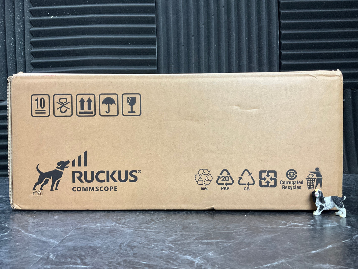Ruckus-Wireless-Stadium-Enclosure--R350-R560-R750-
