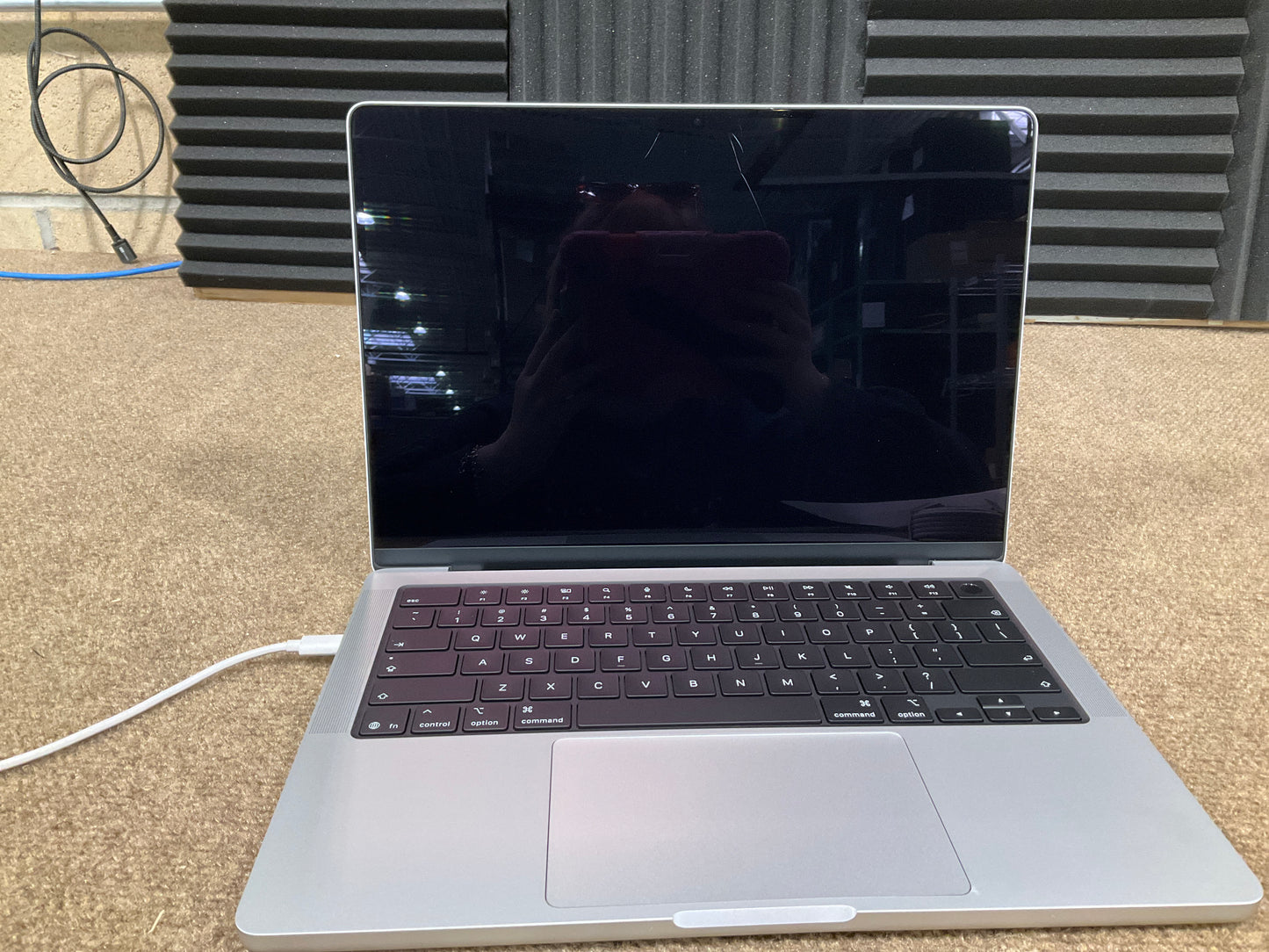 Apple-MacBook-Pro-M5Pro-16core-64GB-1TB-BT6-WiFi7-20core-14-2R--silver---2026-