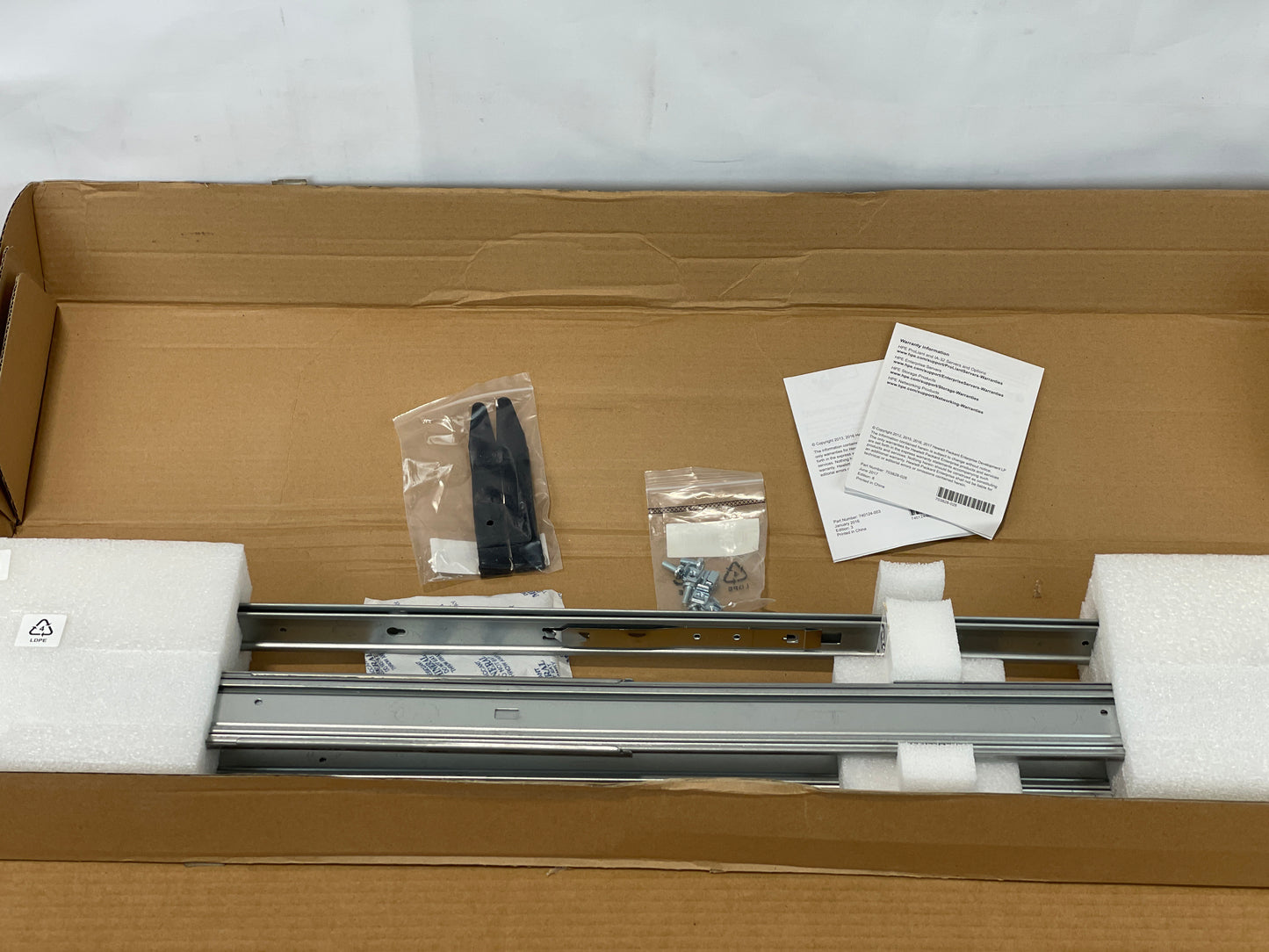 HP-Easy-Install-Rail-Kit--ProLiant-DL380-Gen9-