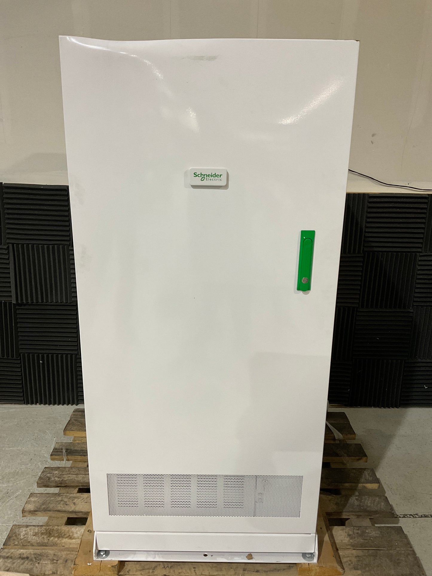 Schneider-Electric-Galaxy-VS-Battery-Cabinet