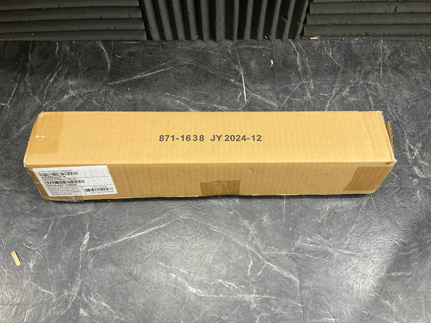 APC-NetShelter-Data-Cable-Shielding-Trough