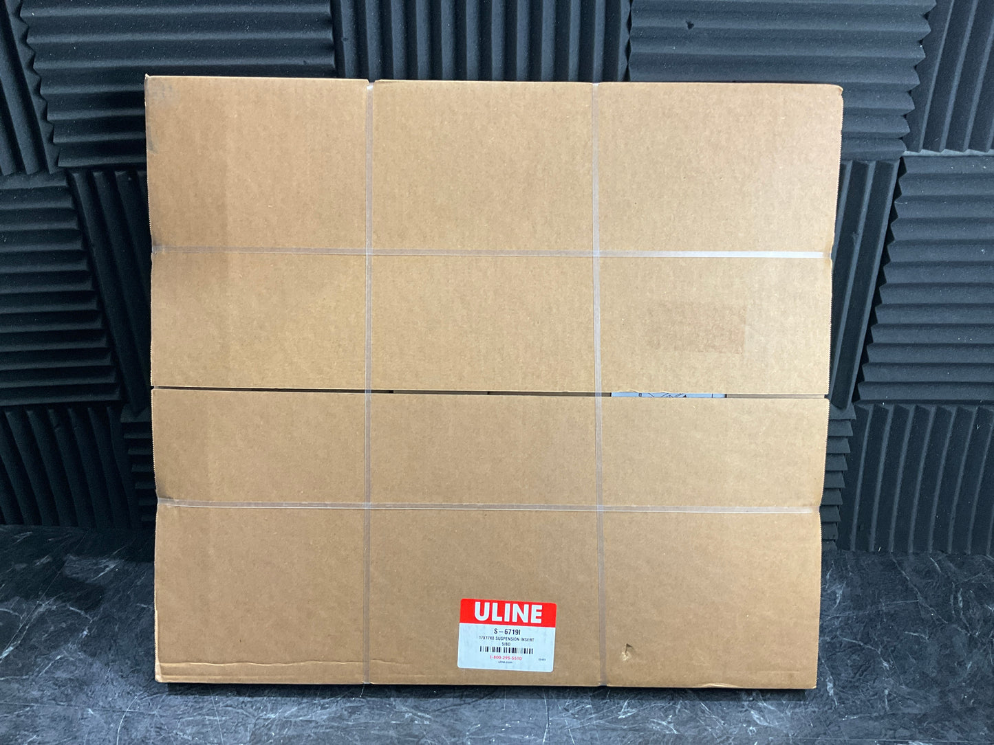 ULine-laptop-System-Suspension-Box--Holds-13-5--x10-5--x4-5---