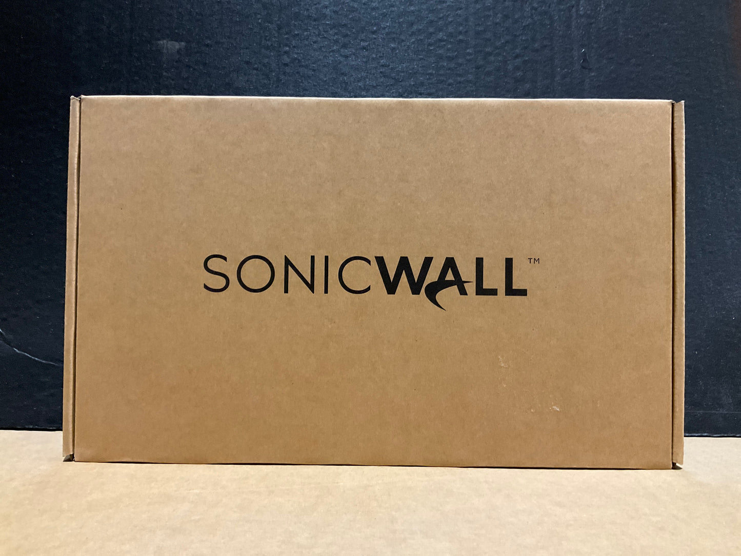 SonicWall-TZ-570-Internet-Appliance--Essential-Edition-3-years-
