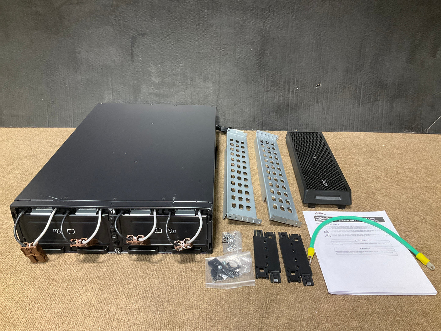 APC-SmartUPS-SRT-Battery-Pack--SRT5KRMXLI-SRT6KRMXLI-