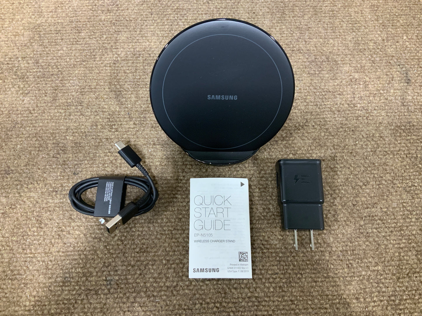 Samsung-Qi-Fast-Charge-Wireless-Charging-Stand-2019--black-