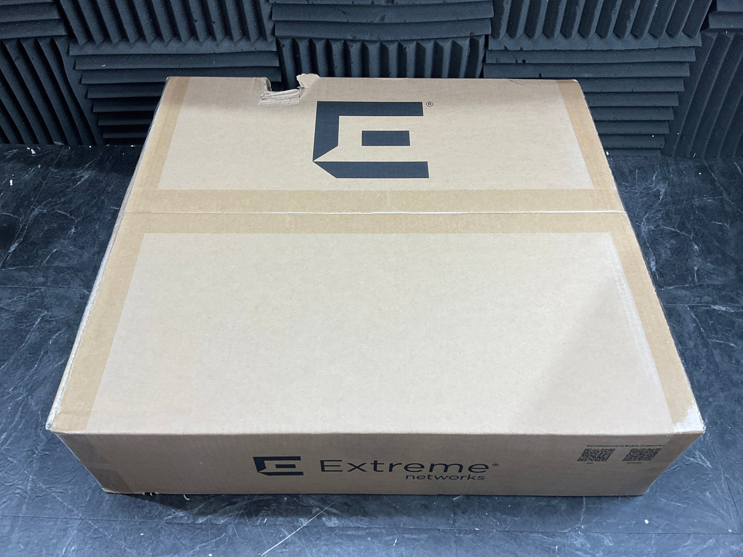 Extreme-Networks-ExtremeSwitching-5520-24-port-10-Gigabit-SFP--Switch--1-year-XIQ-Pilot-