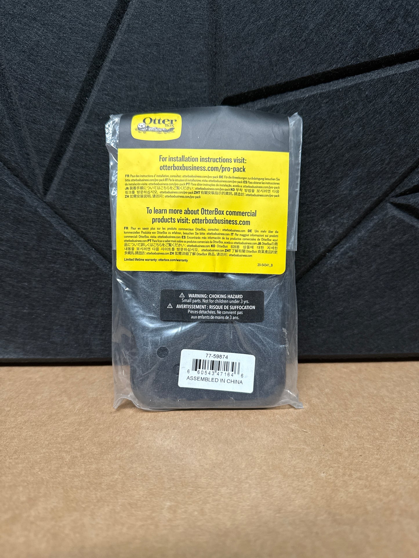 Otterbox-Symmetry-Series-Protective-Case--Apple-iPhone-Xr---black-