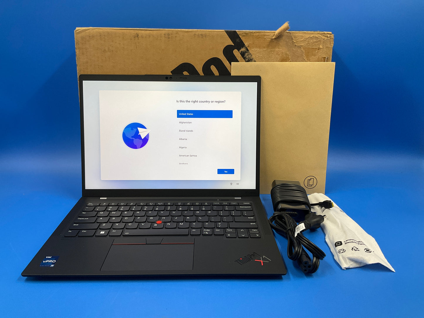 Lenovo-ThinkPad-X1-Carbon-Gen10-i7-1270P-32GB-512GB-BT5-WiFi6E-LTE-14WU-W10-11P64