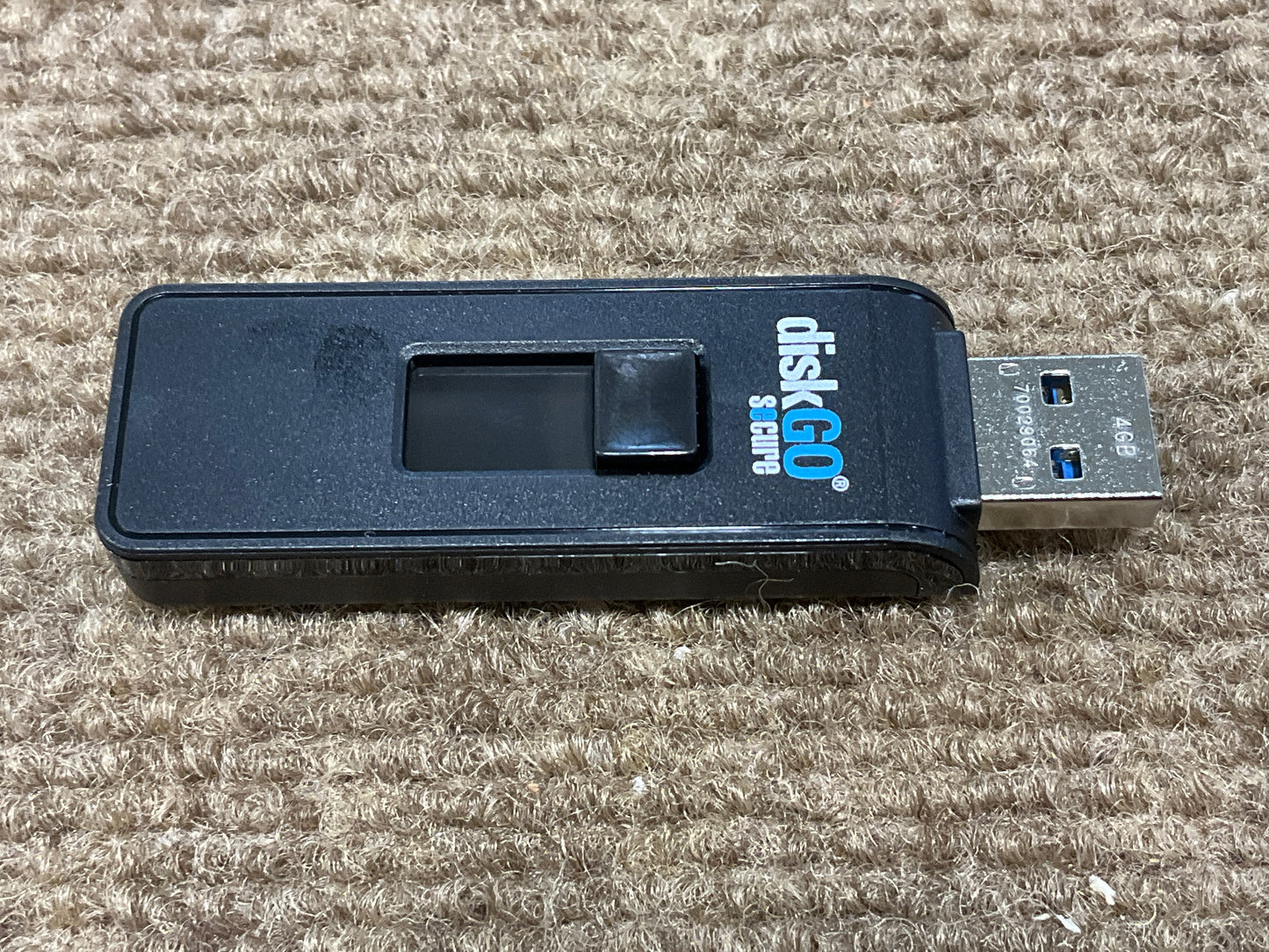 Edge-DiskGo-4GB-USB3-Flash-Drive