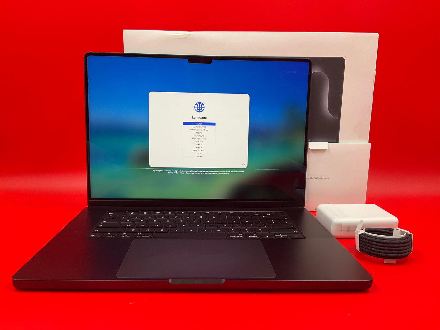 Apple-MacBook-Pro-M5Max-18core-64GB-2TB-BT6-WiFi7-40core-16-2R--space-black---2026-