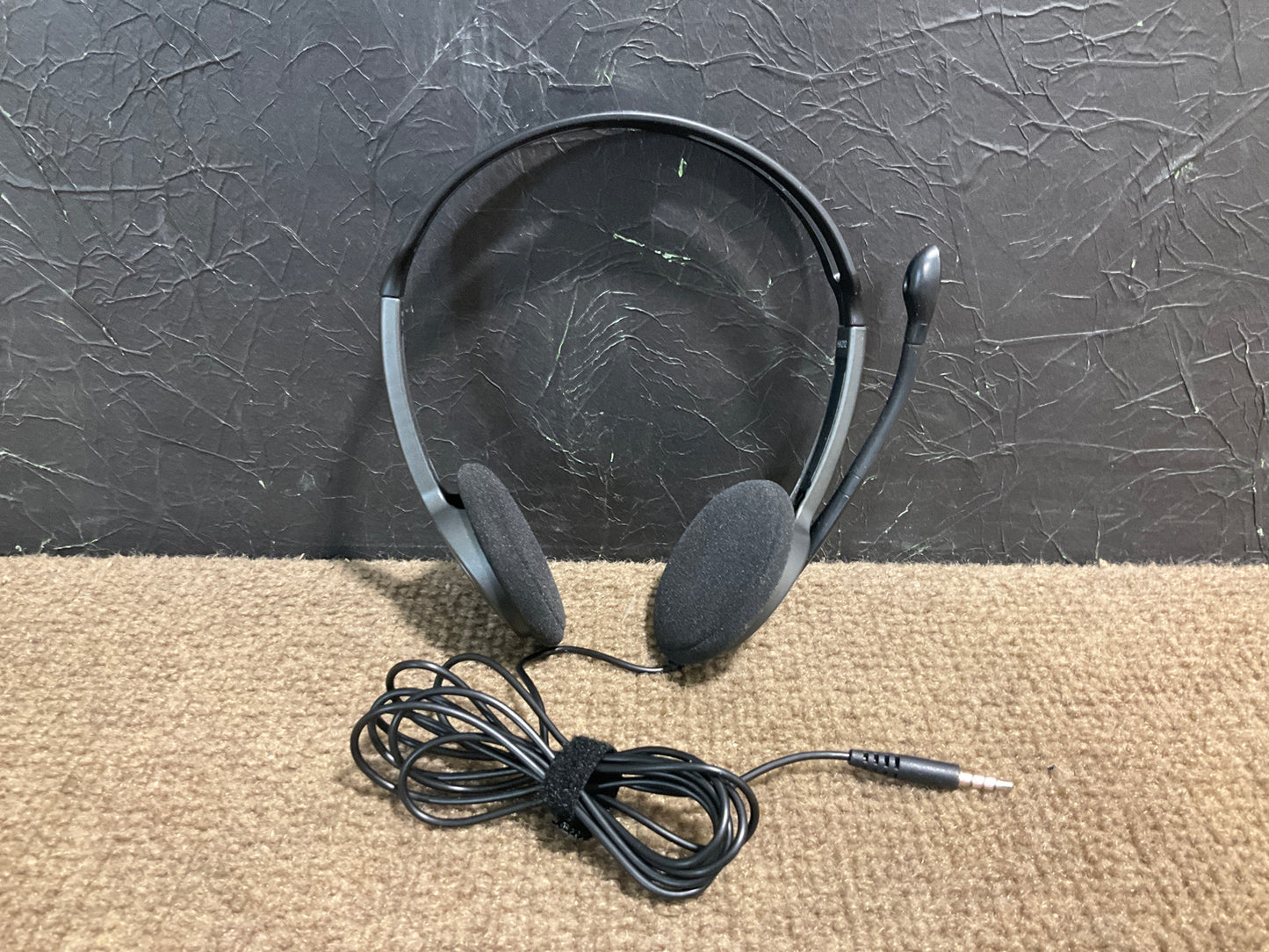V7-Lightweight-Stereo-Headset
