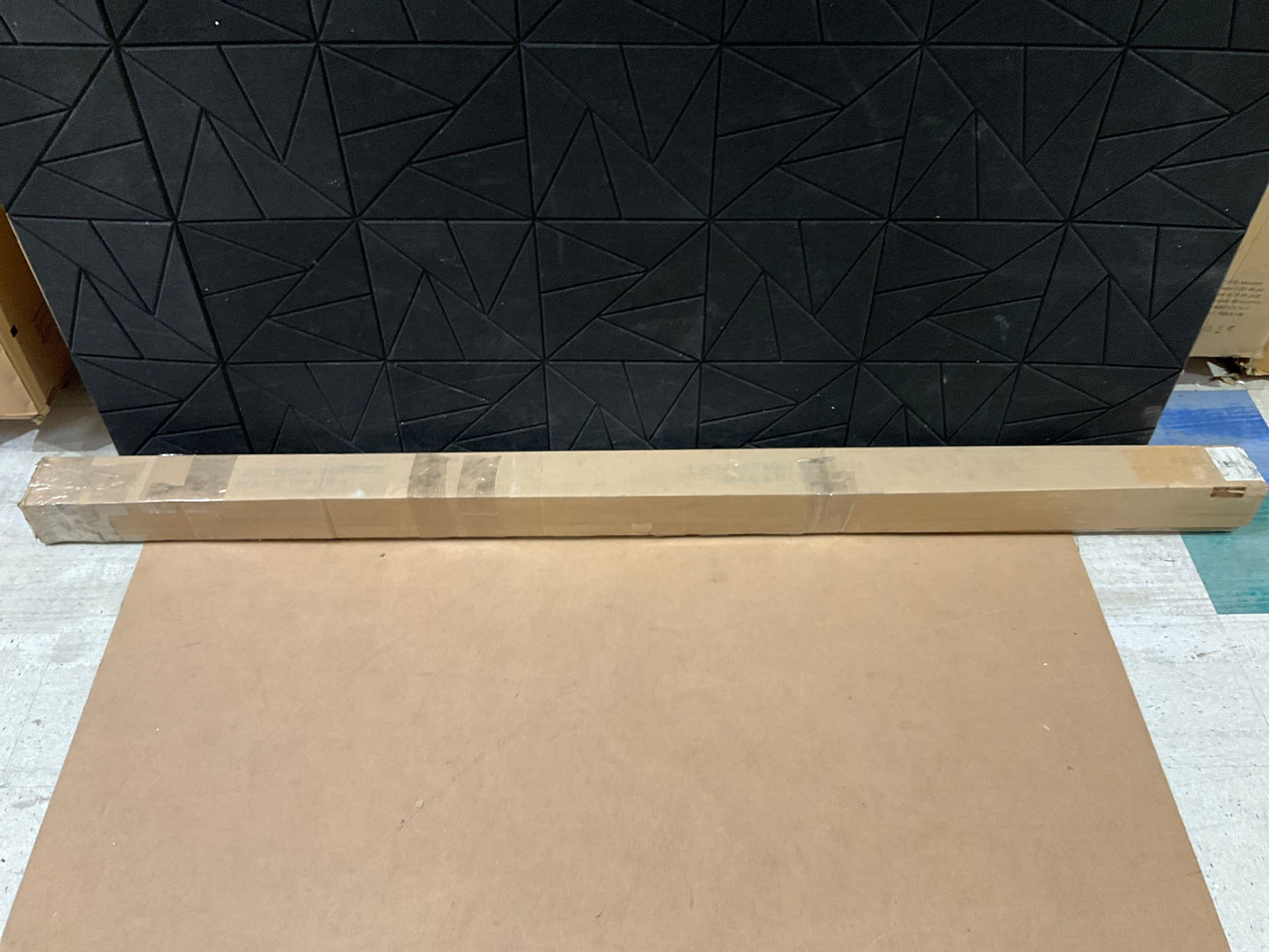Da-Lite-Manual-Model-B-Matte-Projector-Screen--60-x80--