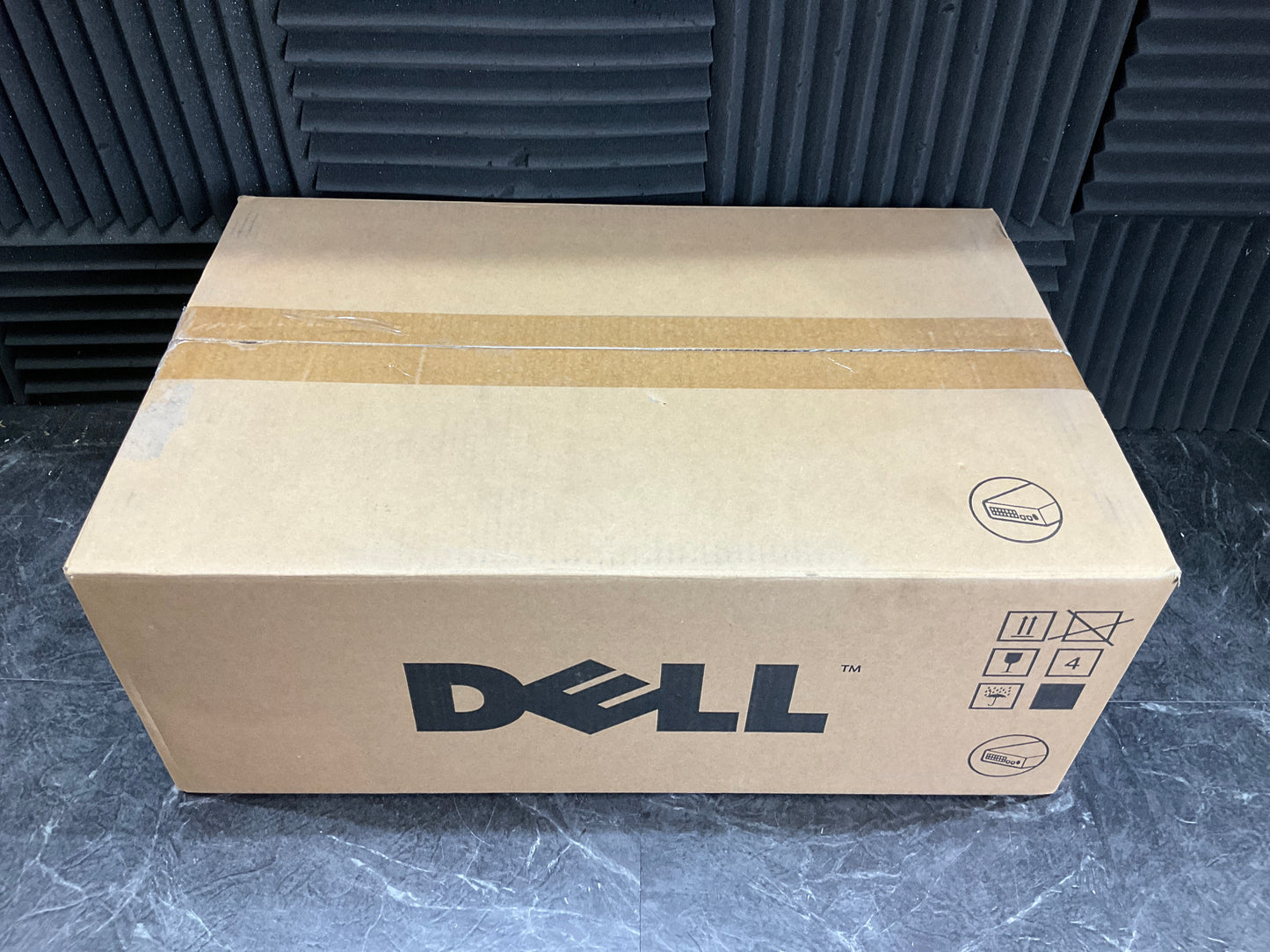 Dell-Avocent-Analog-KVM-Switch--2x16-