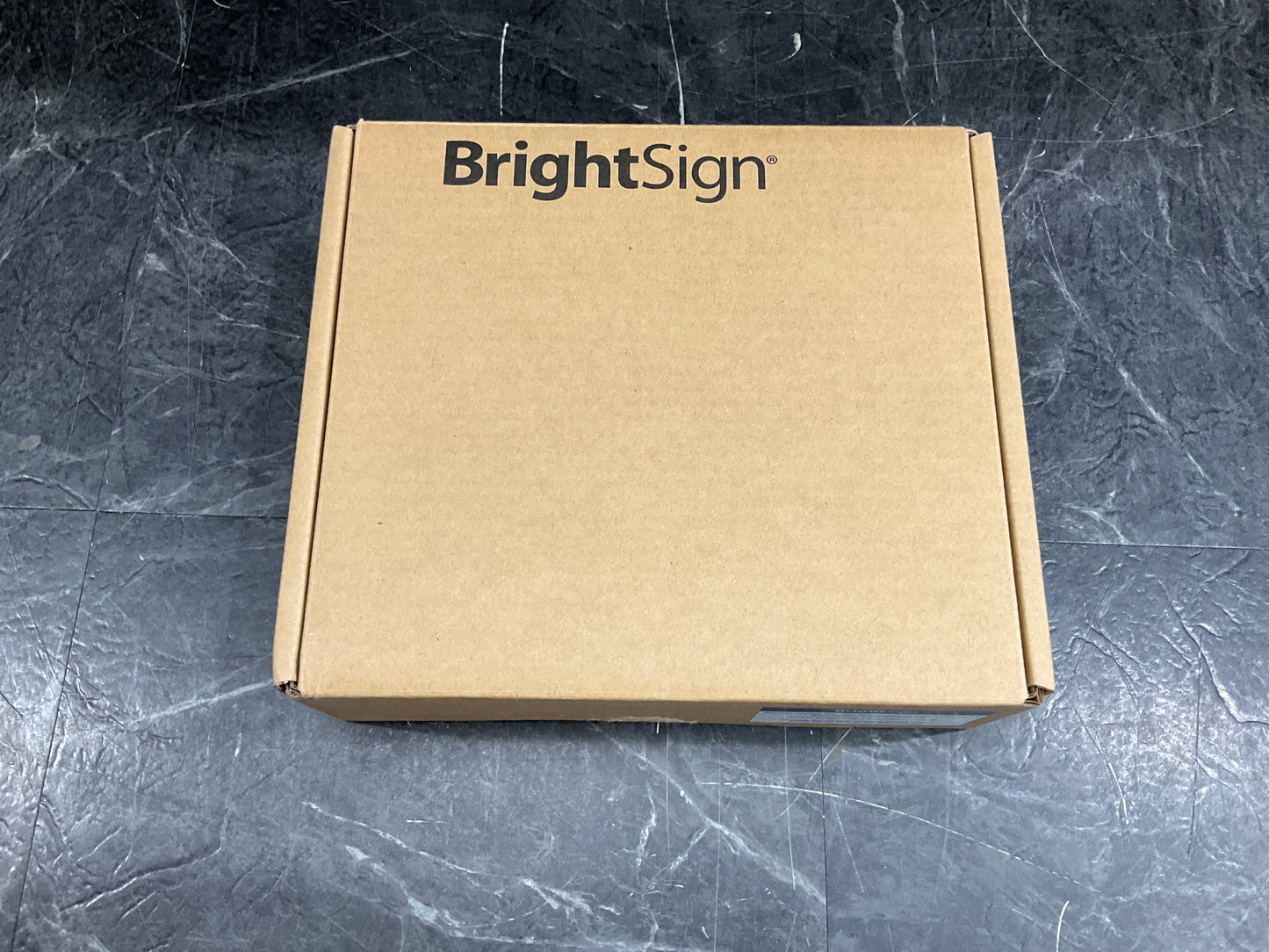 BrightSign-LS5-Digital-Signage-Media-Player--4K-