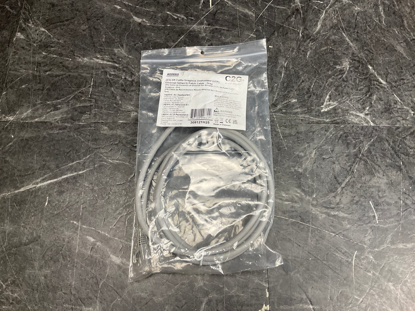 Cables-to-Go-CAT-6a-Patch-Cable,-Snagless-Molded---6-feet--gray-