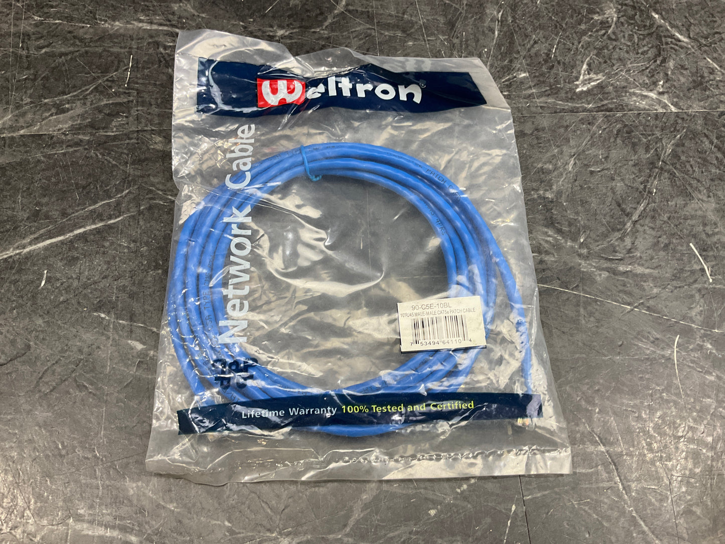 Weltron-RJ45-CAT-5e-Patch-Cable,-Snagless-Molded---10-Feet--blue-