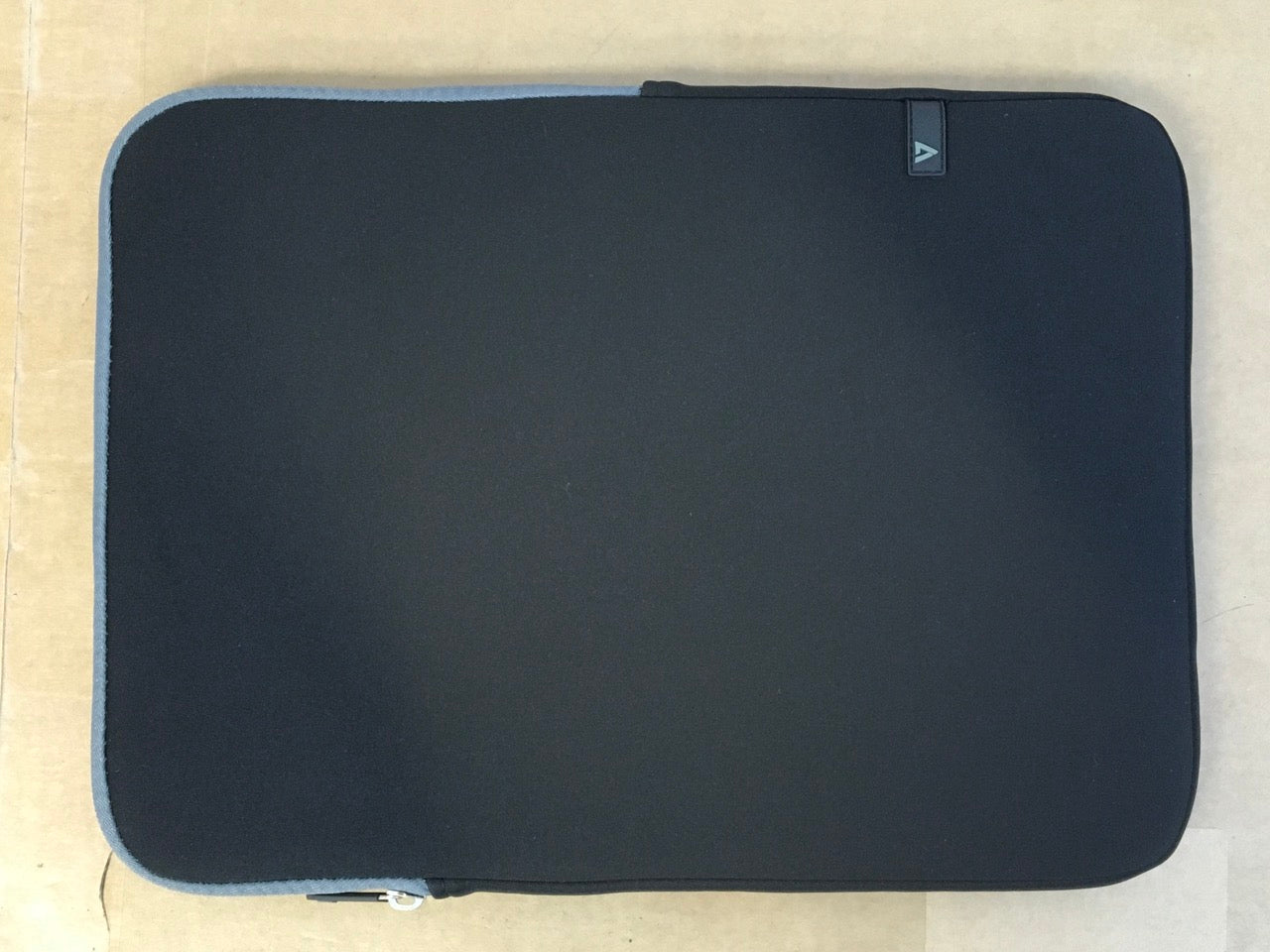 V7-Protective-Sleeve--Ultrabook-13-3-