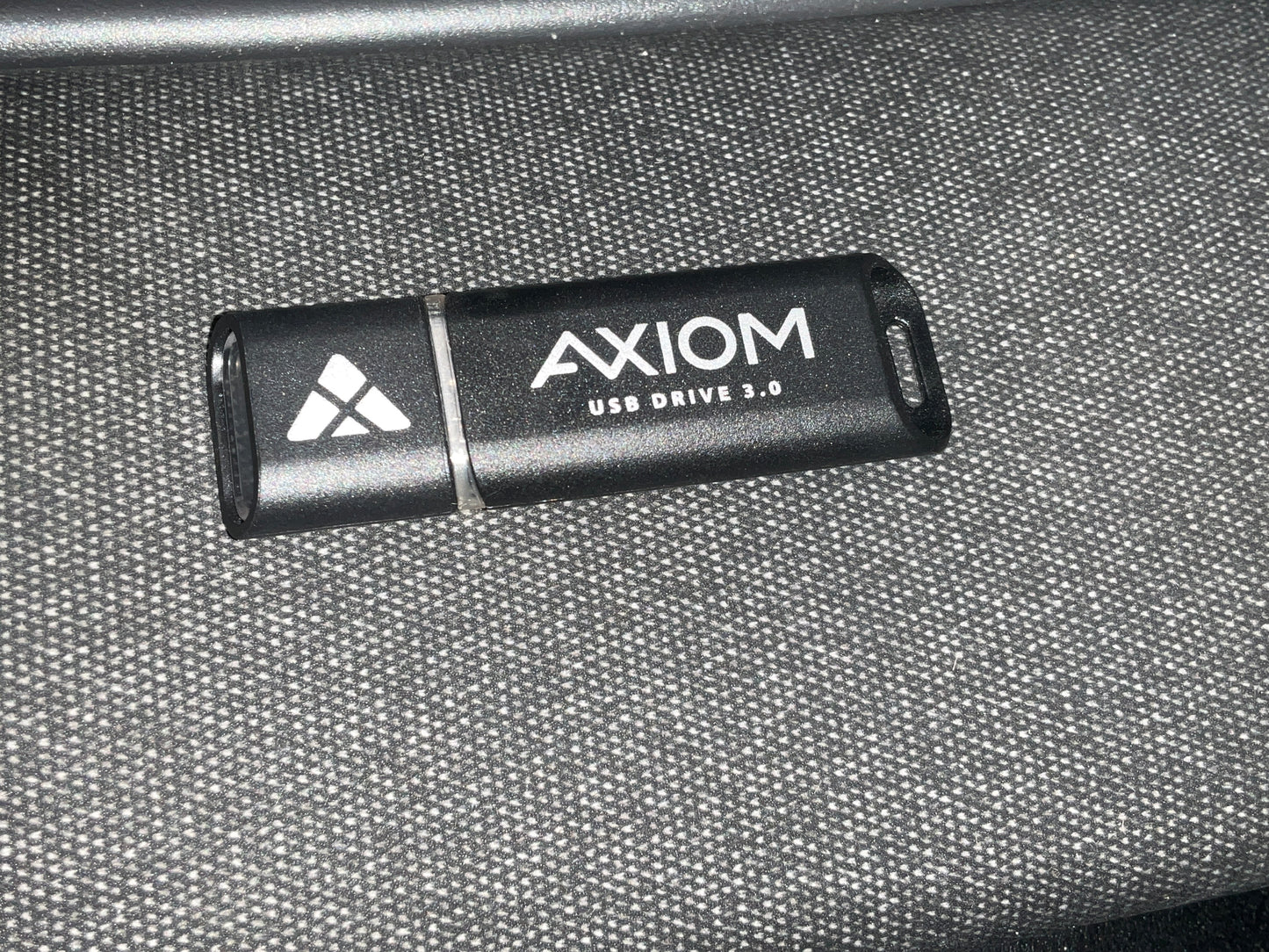 Axiom-128GB-USB3-Flash-Drive