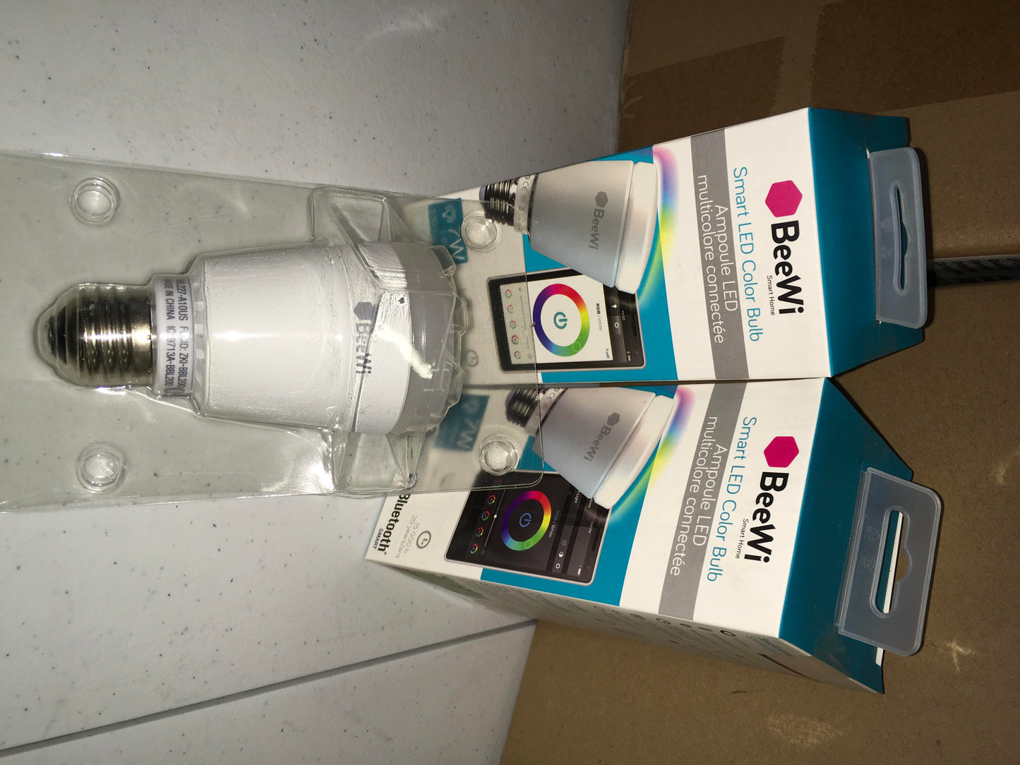 BeeWi-Bluetooth-Smart-LED-Color-Bulb--7-watt-A19-E26-