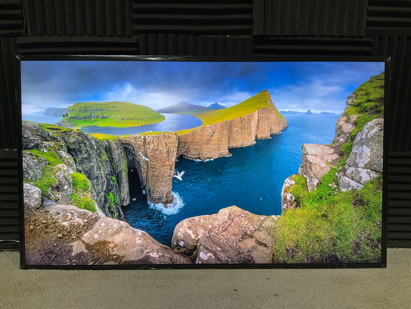 Samsung-The-Frame-43--QLED-Smart-TV--4K---2022-