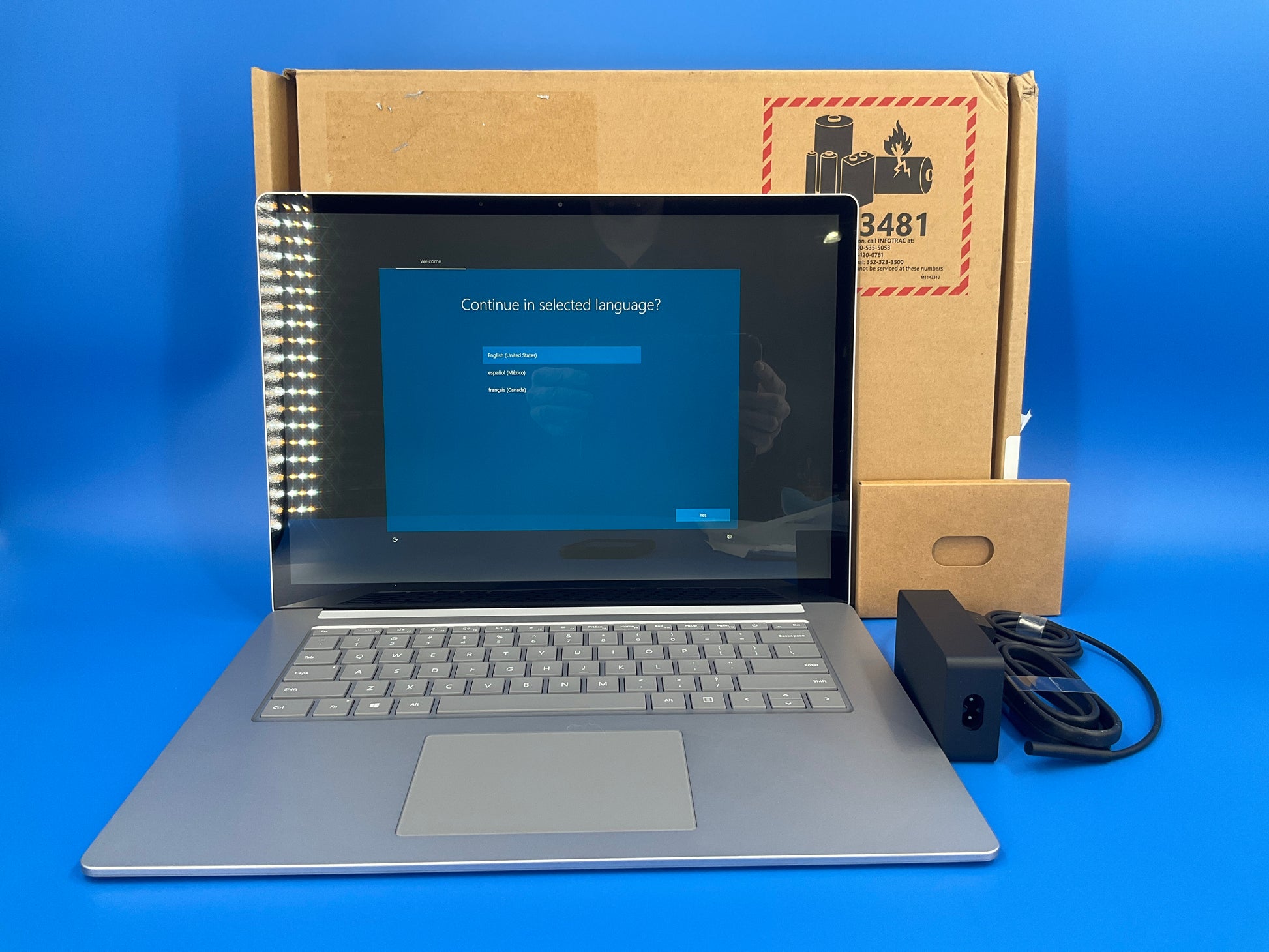 Microsoft-Surface-Laptop-4-R7-4980U-8GB-256GB-BT5-WiFi6-15T-W10P--platinum-