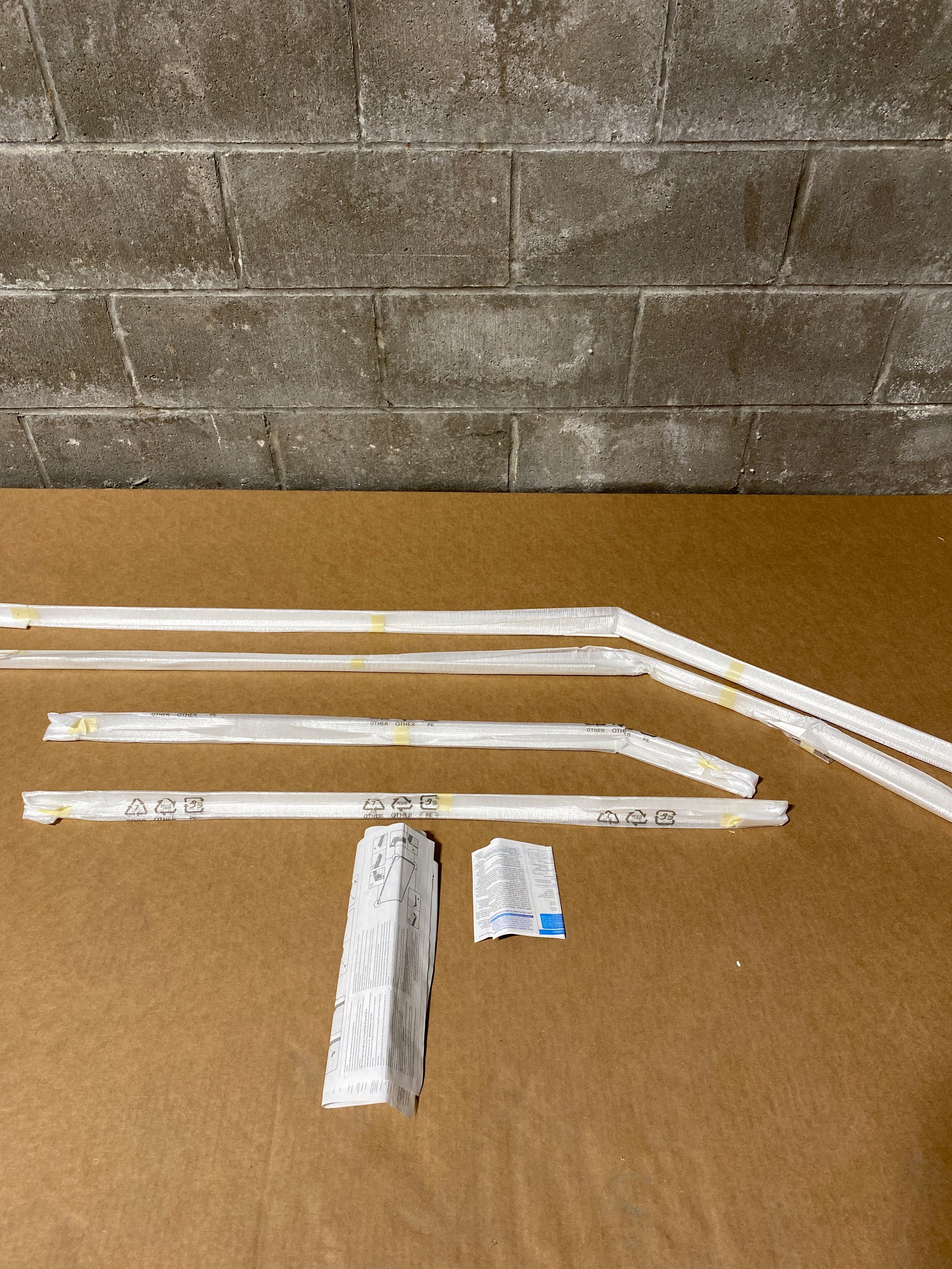 Samsung-75--TV-Customizable-Frame--2021---white-