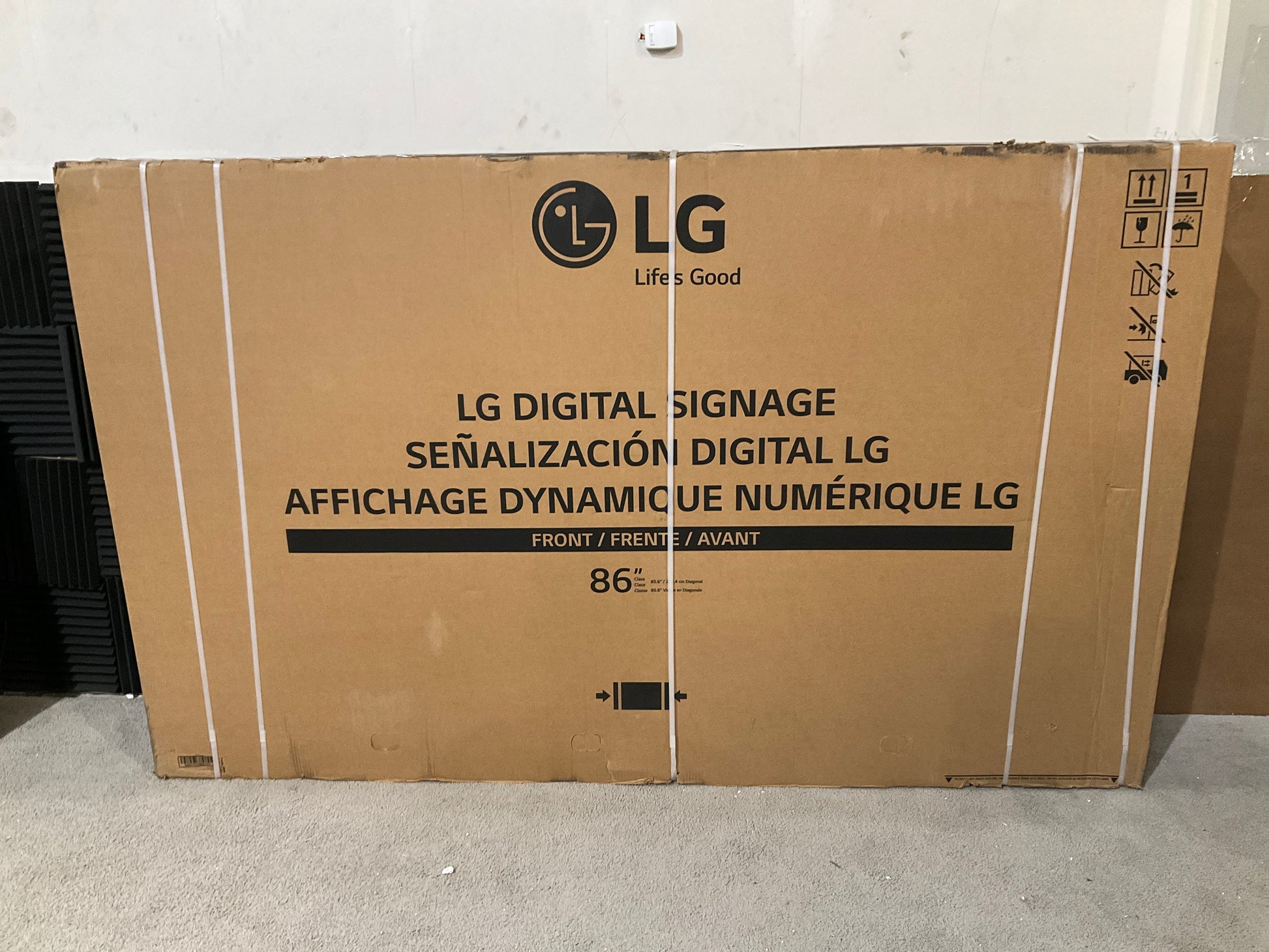 LG-86--Commercial-Signage-Display--4K-
