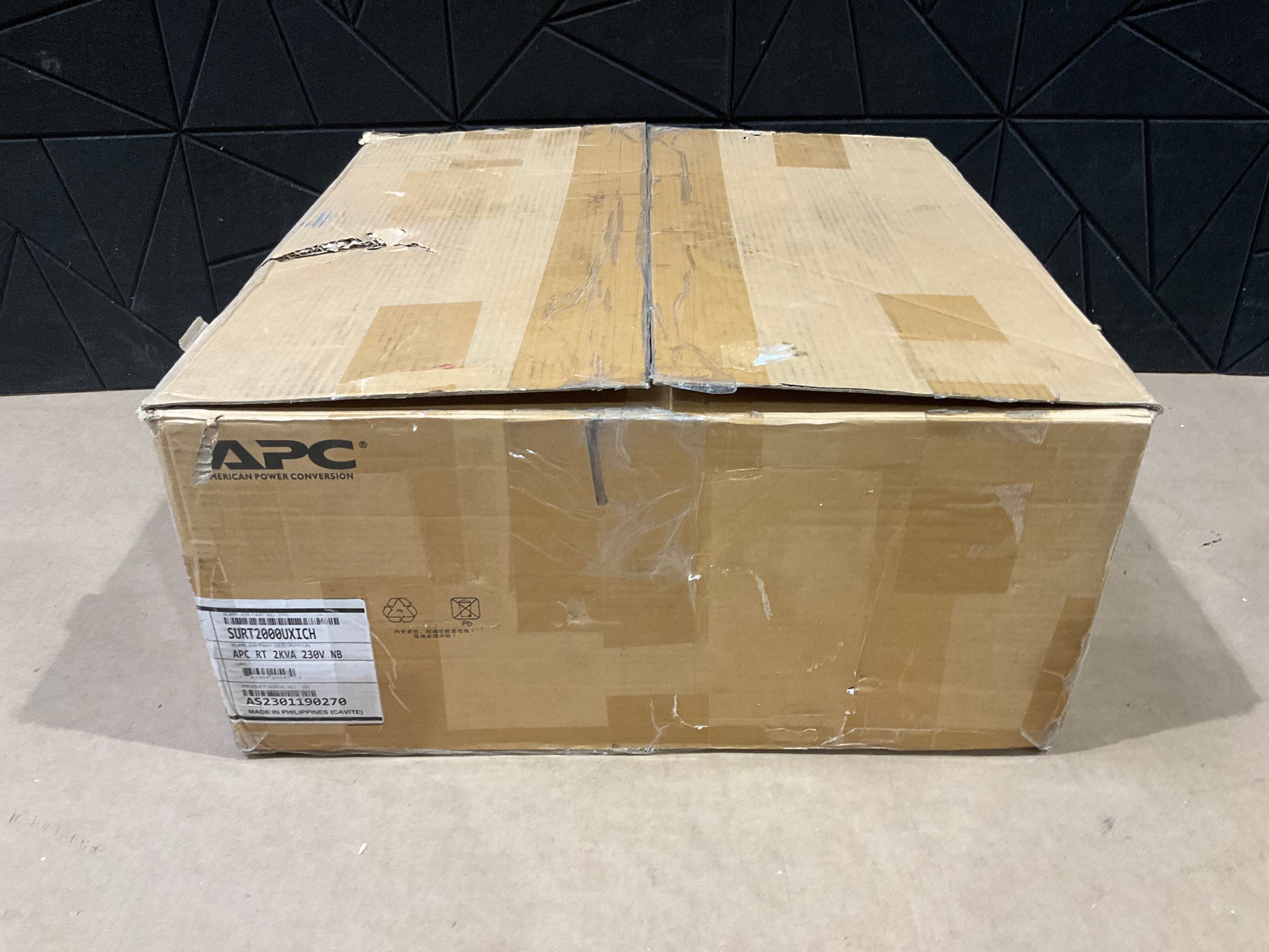 APC-SmartUPS-RT-2000VA-RT--international-
