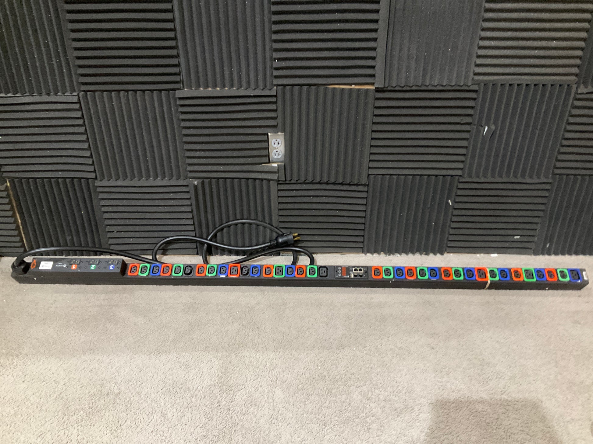 Vertiv-Geist-Switched-PDU--208v-