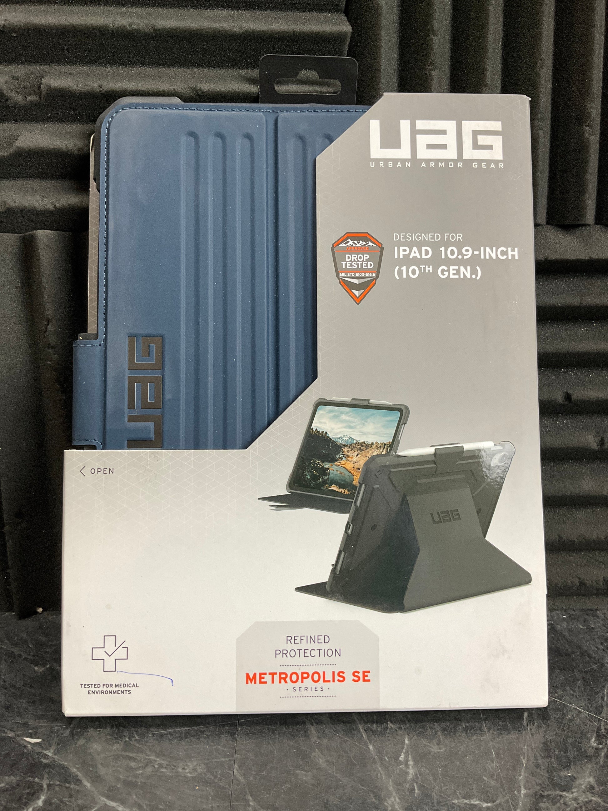 Urban-Armor-Gear-Metropolis-Case--Apple-iPad-10-2022-10-9--