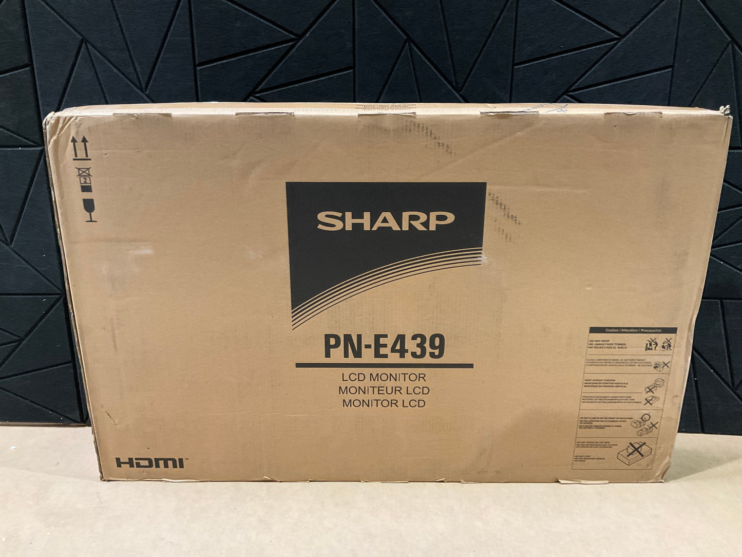 Sharp-PN-E439-43--LED-LCD-Monitor--4K-